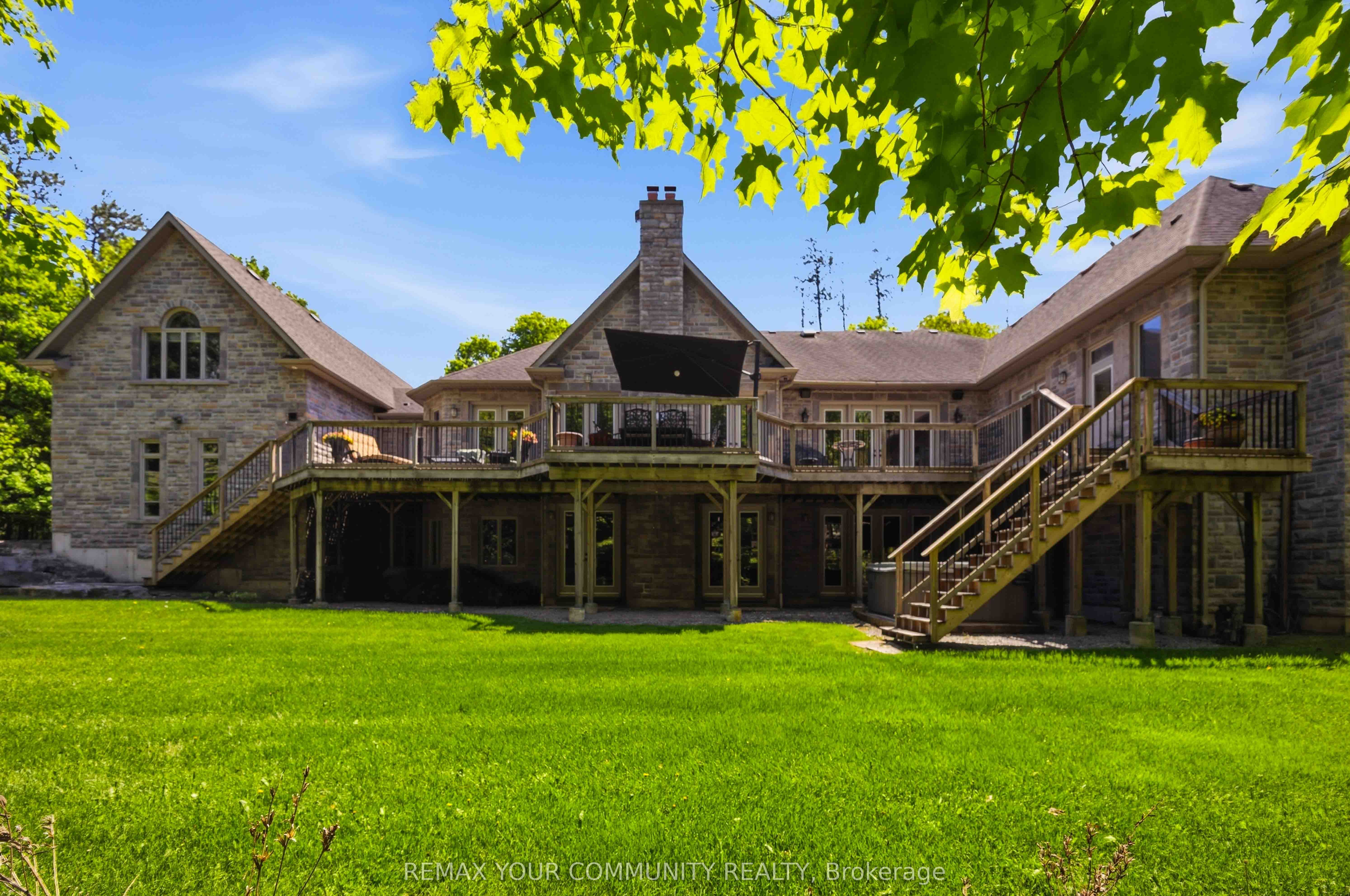 46 Lake Woods Drive, Whitchurch-Stouffville, ON L4A 1P1 photo 3