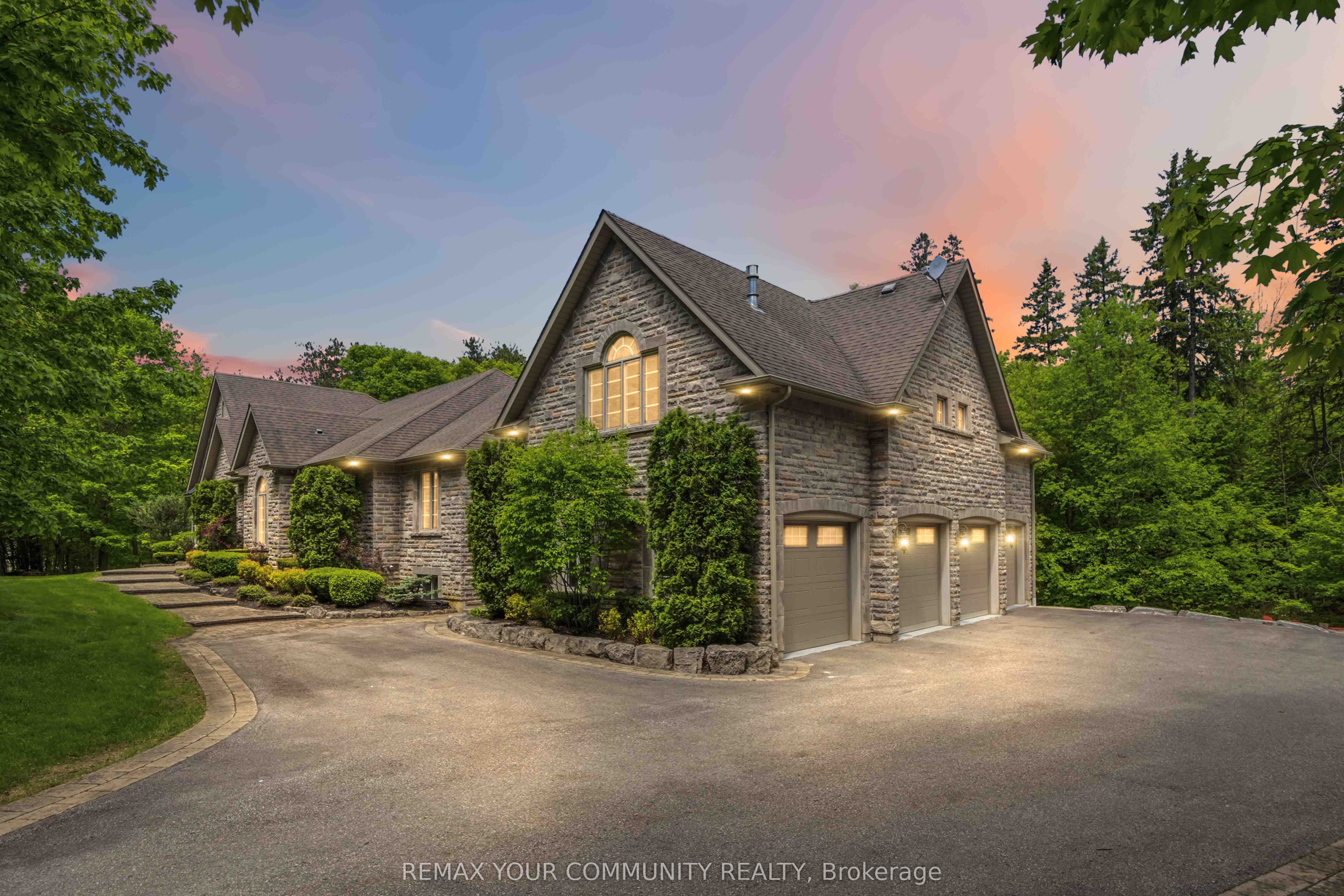 46 Lake Woods Drive, Whitchurch-Stouffville, ON L4A 1P1 photo 4