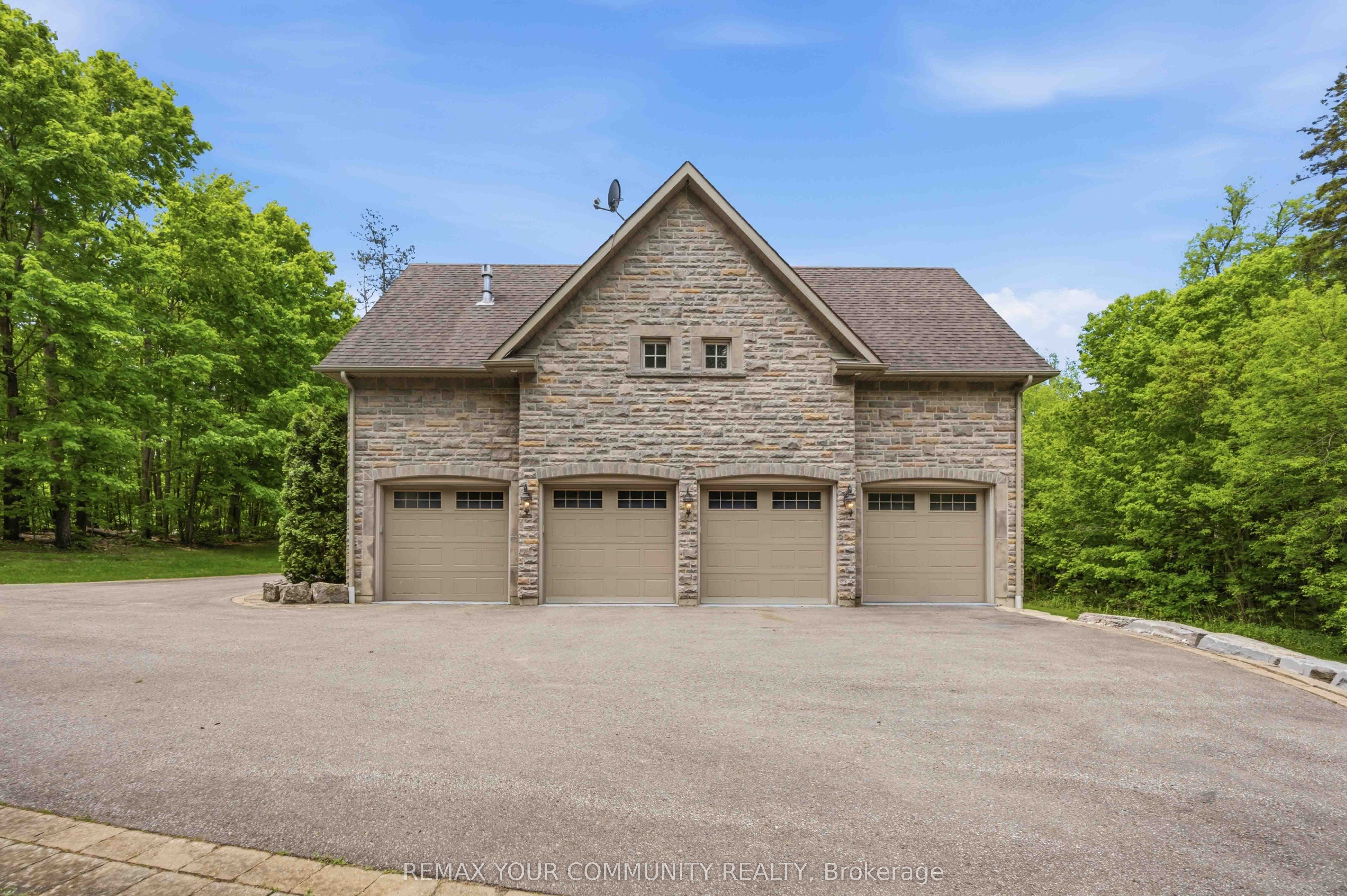 46 Lake Woods Drive, Whitchurch-Stouffville, ON L4A 1P1 photo 5
