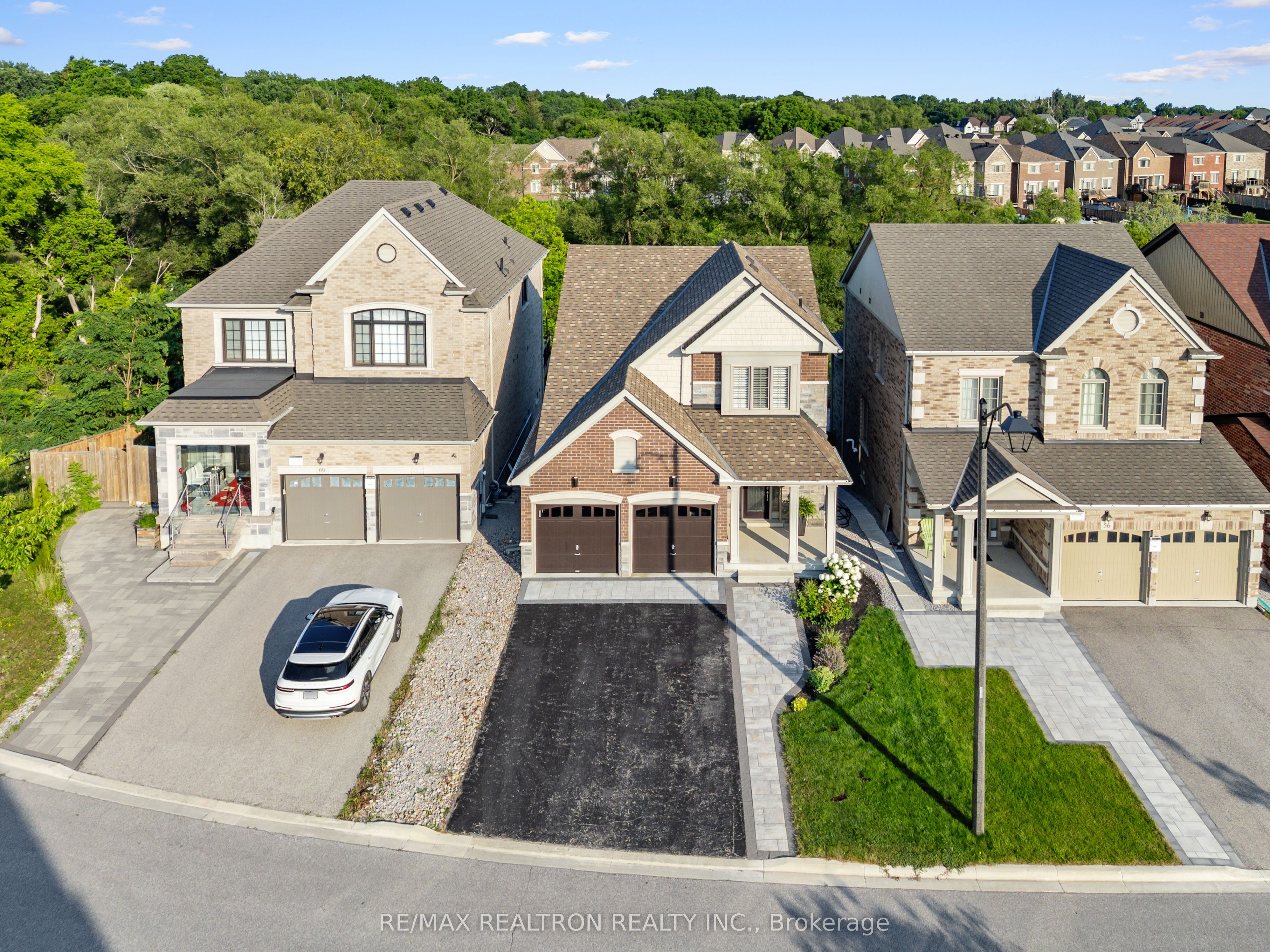 58 Sharonview Crescent, East Gwillimbury, ON L9N 0S5 photo 2