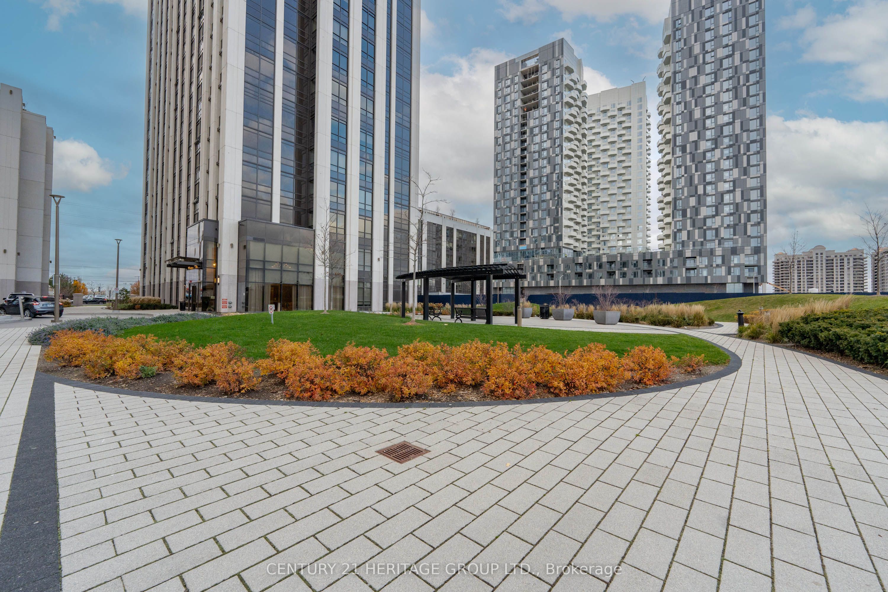 9075 Jane Street PH02, Vaughan, ON L4K 4Z7 photo 2