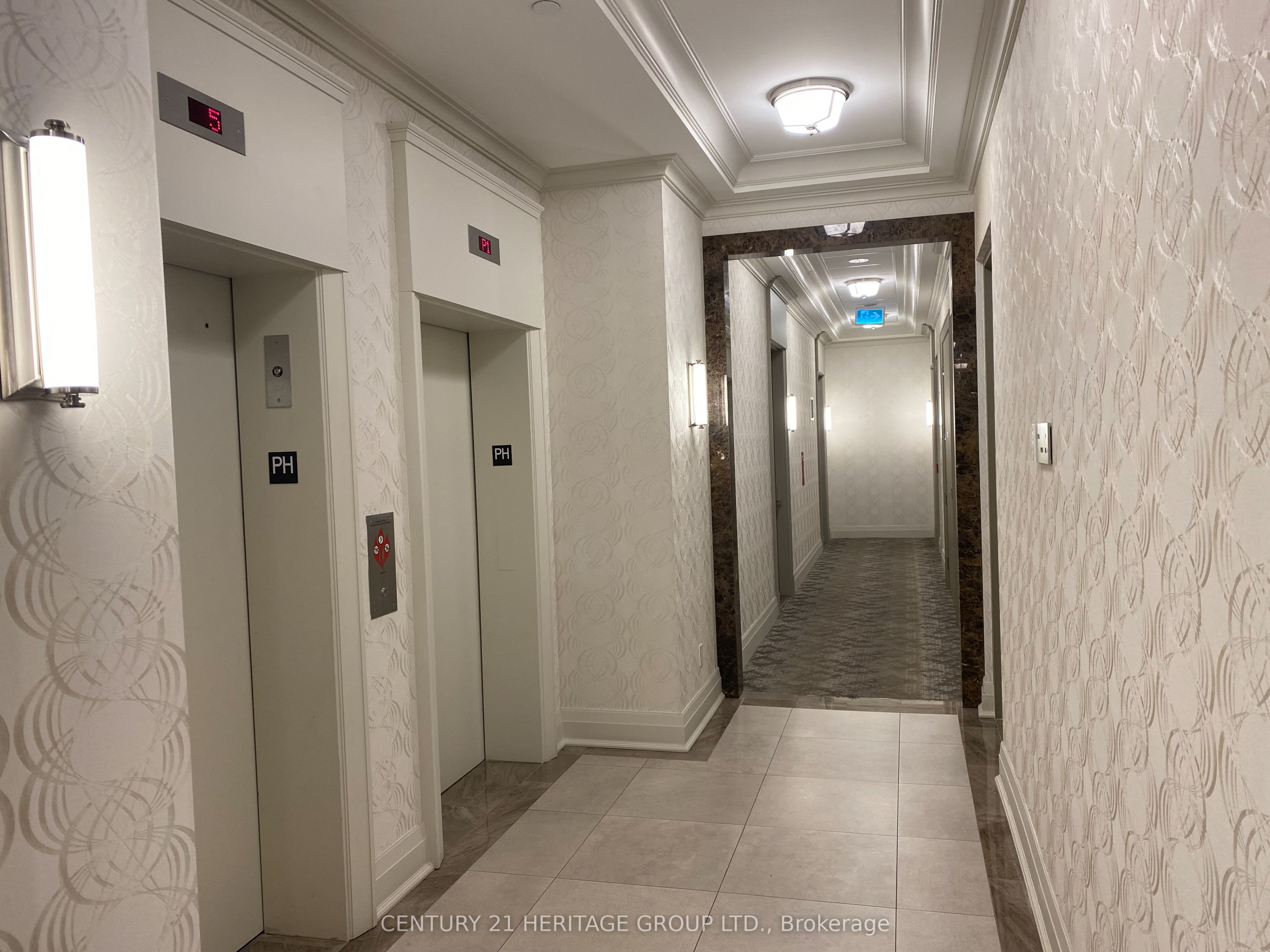 9075 Jane Street PH02, Vaughan, ON L4K 4Z7 photo 5