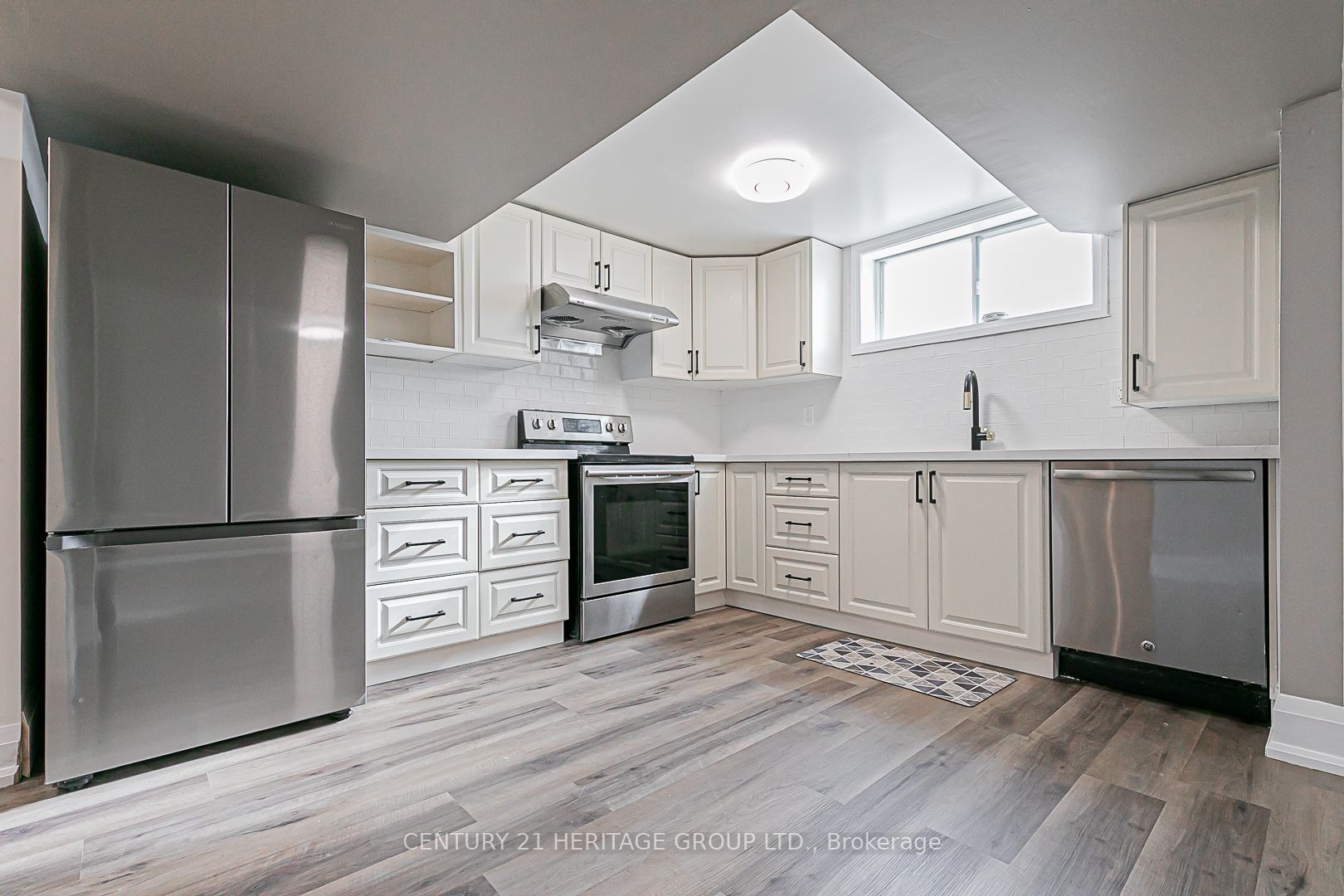219 Harris Avenue Bsmt, Richmond Hill, ON L4E 3M3 photo 4