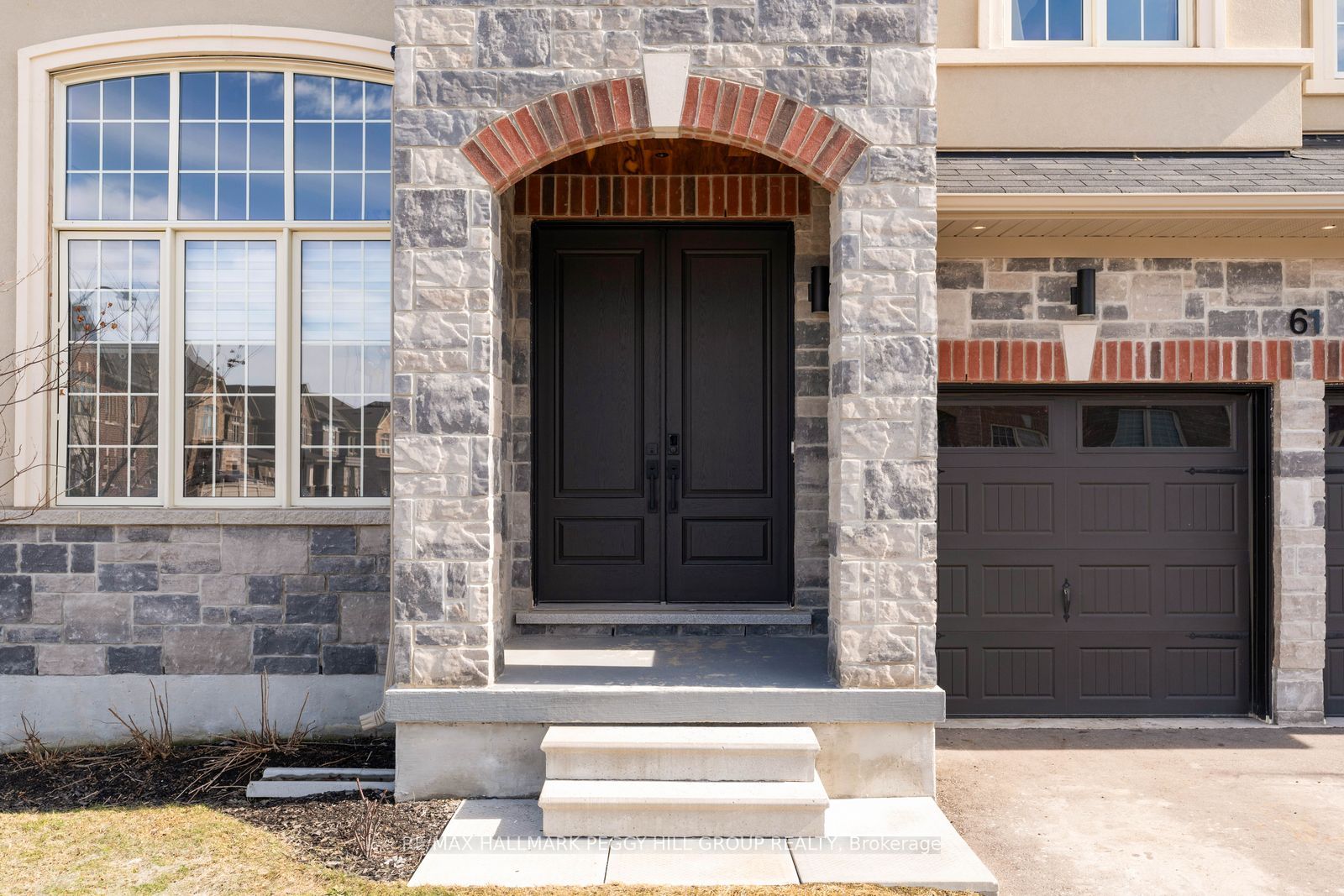 61 Strathgreen Lane, Georgina, ON L4P 0J3 photo 2