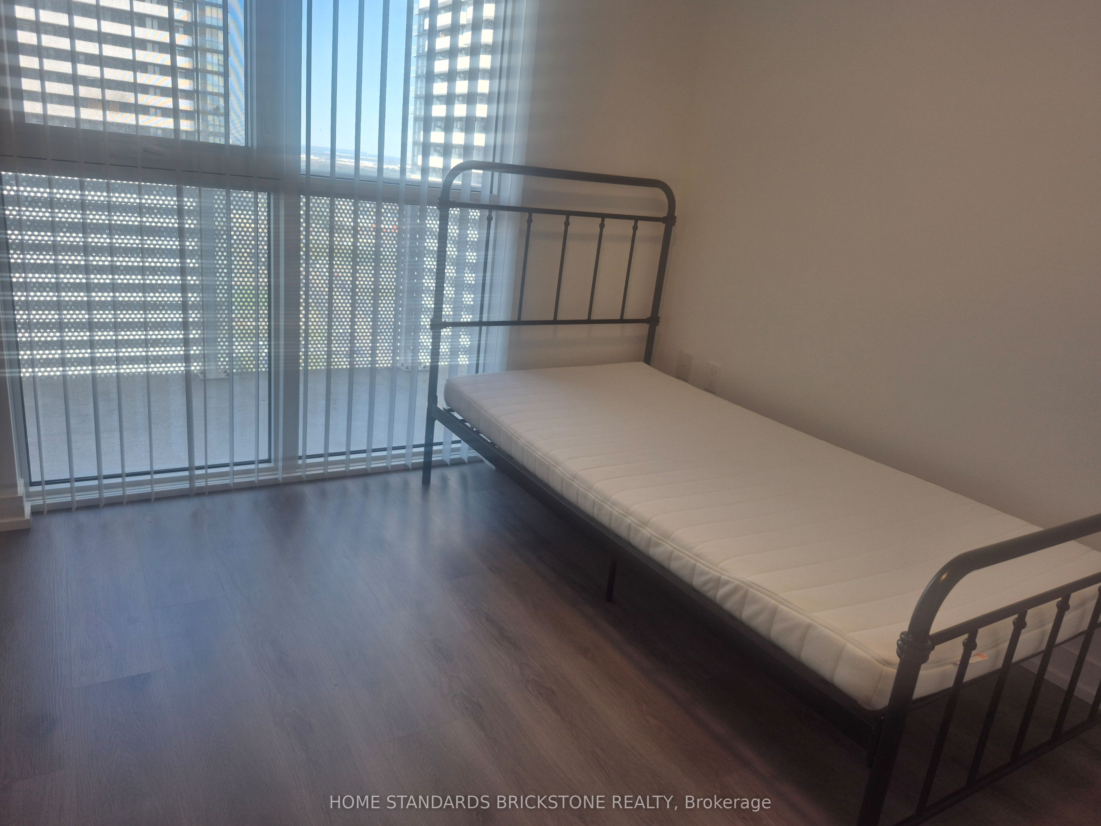28 Interchage Way W 3716, Vaughan, ON L4K 0P8 photo 4