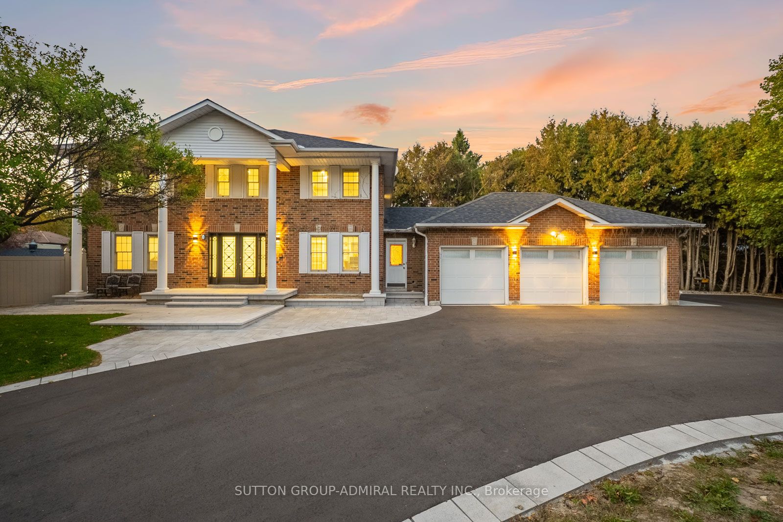 8 Beaufort Hills Road, Richmond Hill, ON L4E 2N5 photo 2