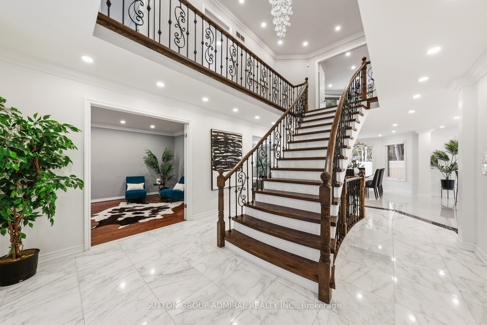 8 Beaufort Hills Road, Richmond Hill, ON L4E 2N5 photo 4