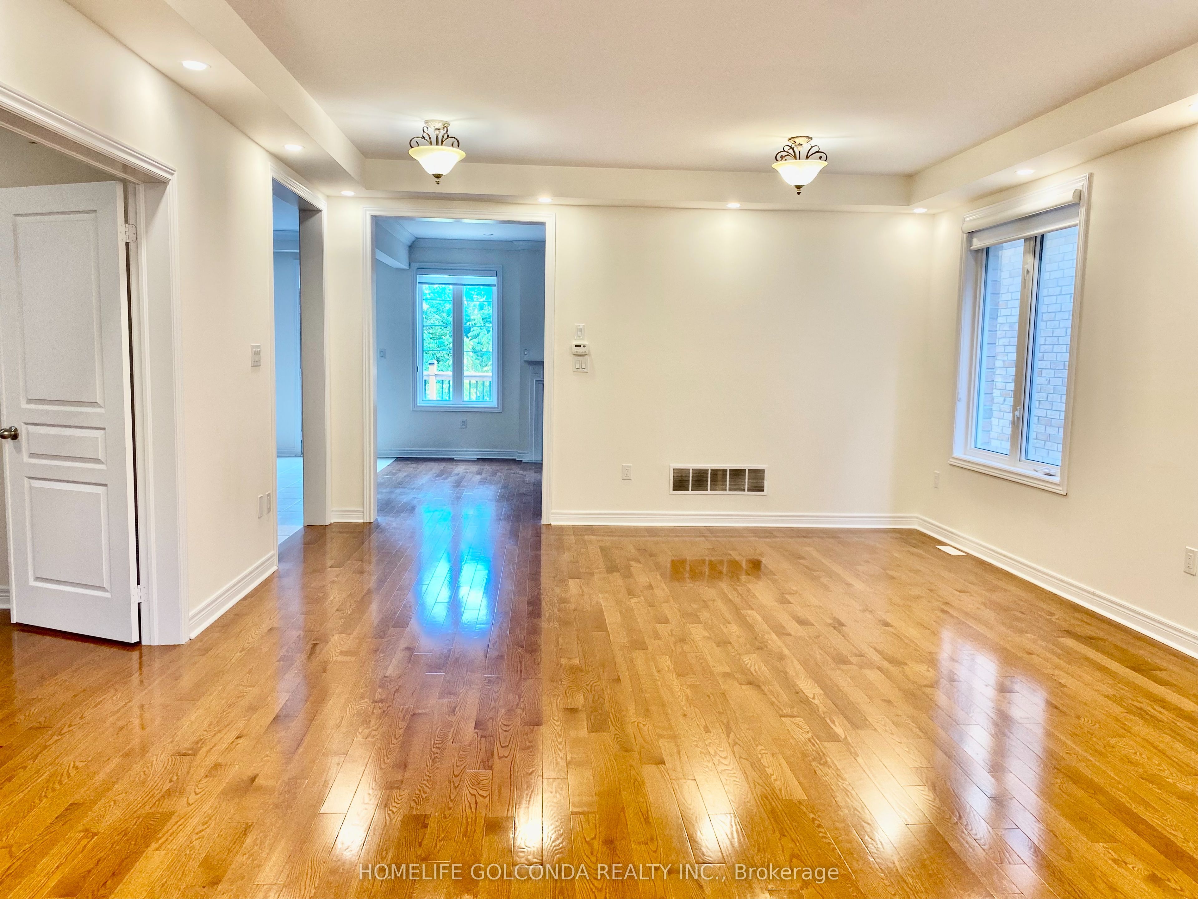 160 Chouinard Way, Aurora, ON L4G 1B7 photo 5
