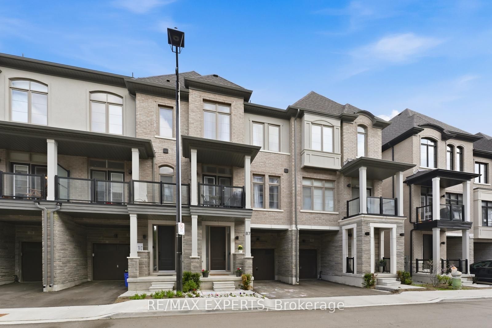 87 De La Roche Drive, Vaughan, ON L4L 1A6 photo 3