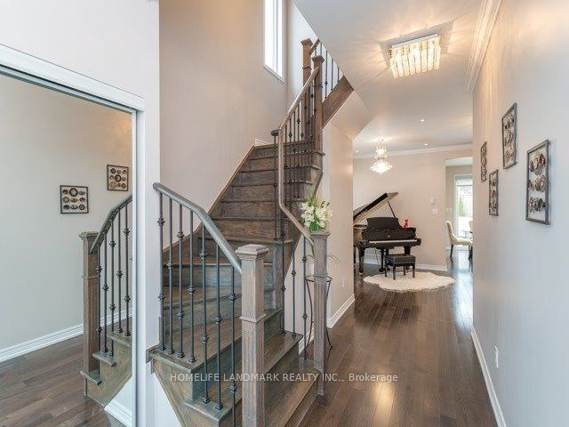 98 Stoyell Drive, Richmond Hill, ON L4E 0M8 photo 2