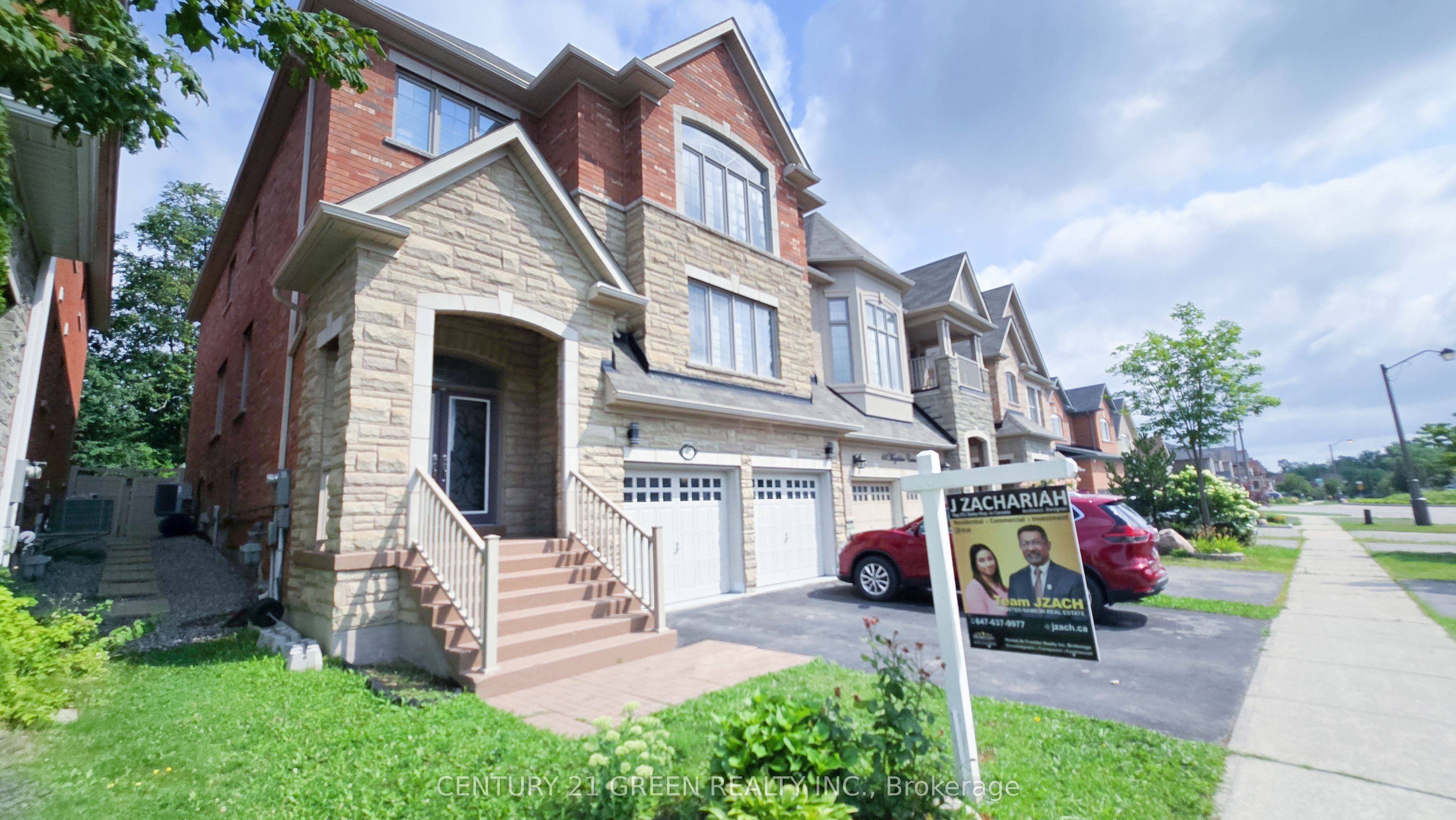 61 Magdalan Crescent, Richmond Hill, ON L4E 0W4 photo 4