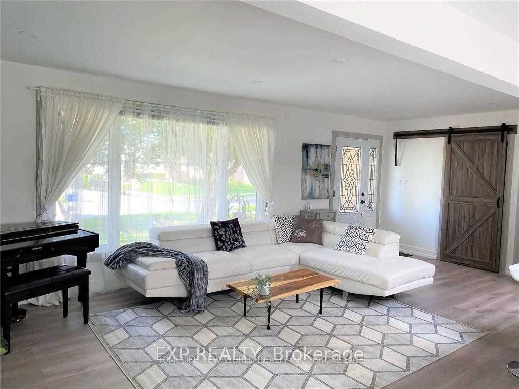 380 Balkan Road, Richmond Hill, ON L4C 2P1 photo 3