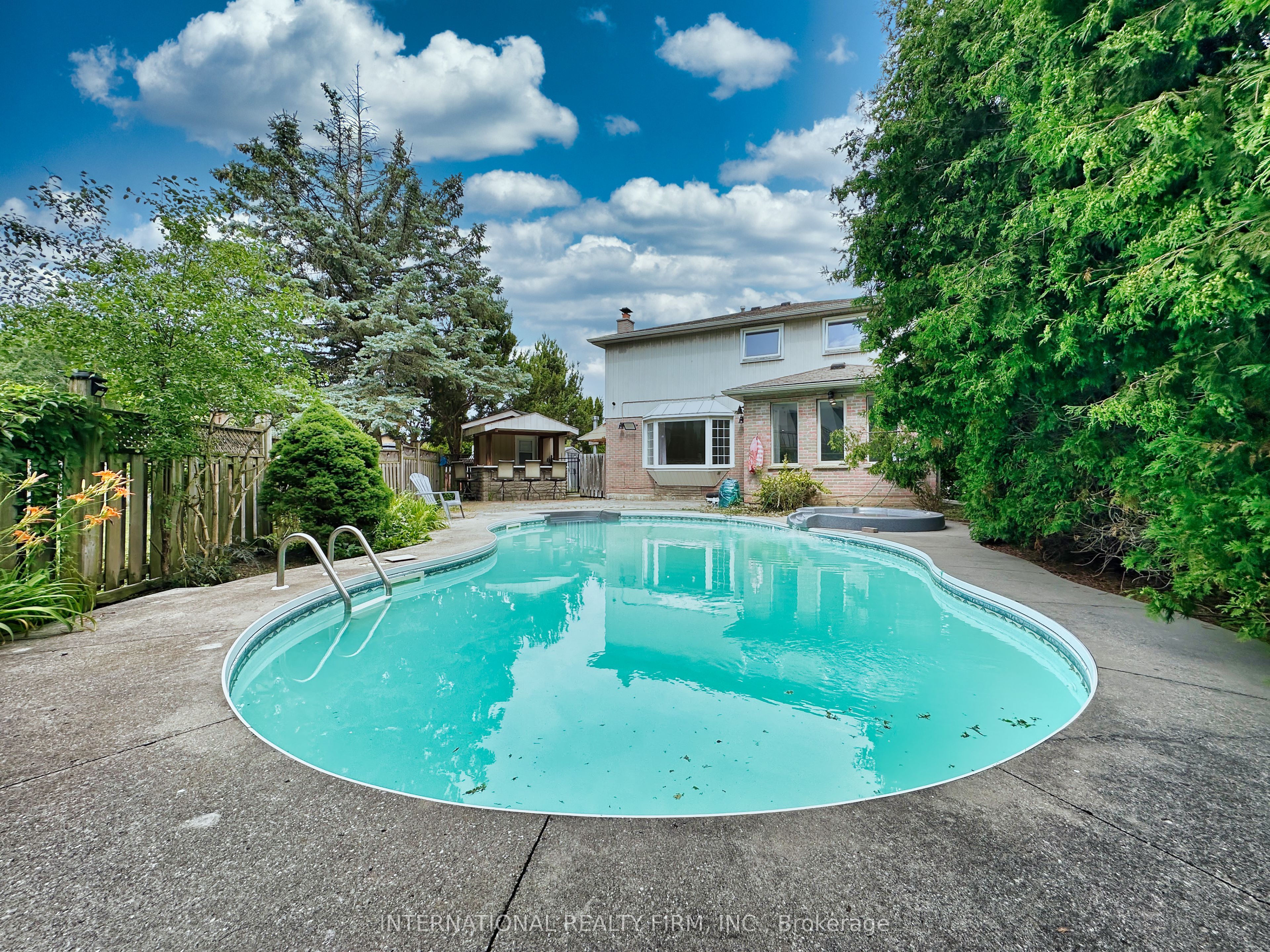 21 Mayvern Crescent, Richmond Hill, ON L4C 5J5 photo 5