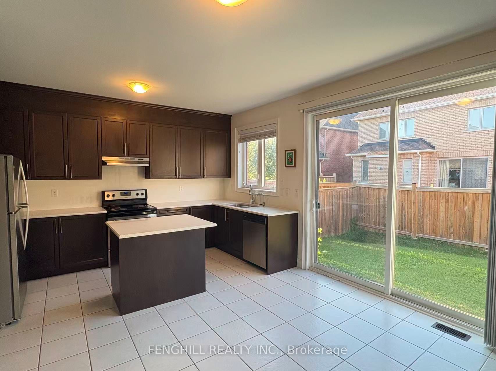 34 William Luck Avenue, East Gwillimbury, ON L9N 0S1 photo 2
