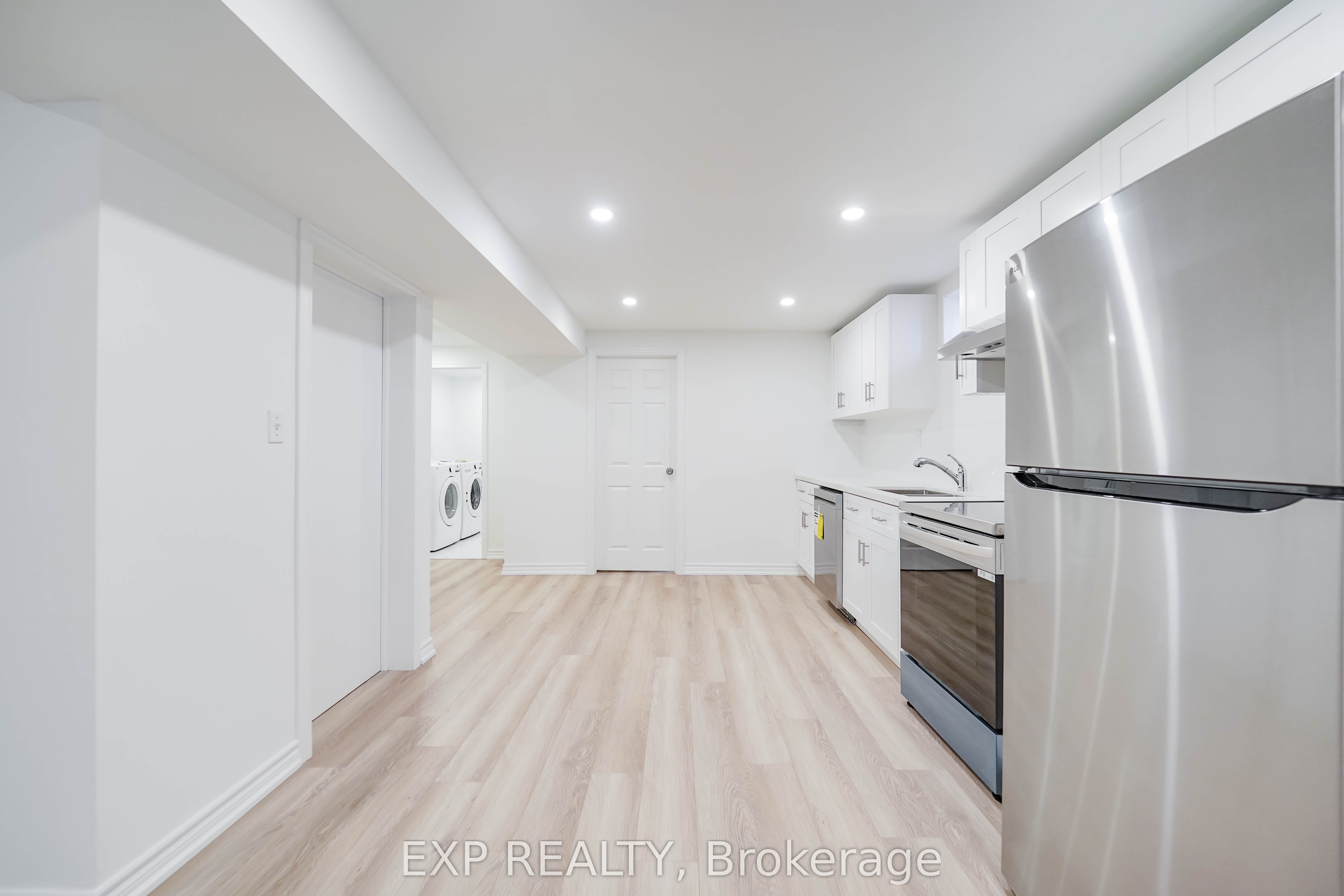 195 Savage Road Bsmt, Newmarket, ON L3X 1R6 photo 3