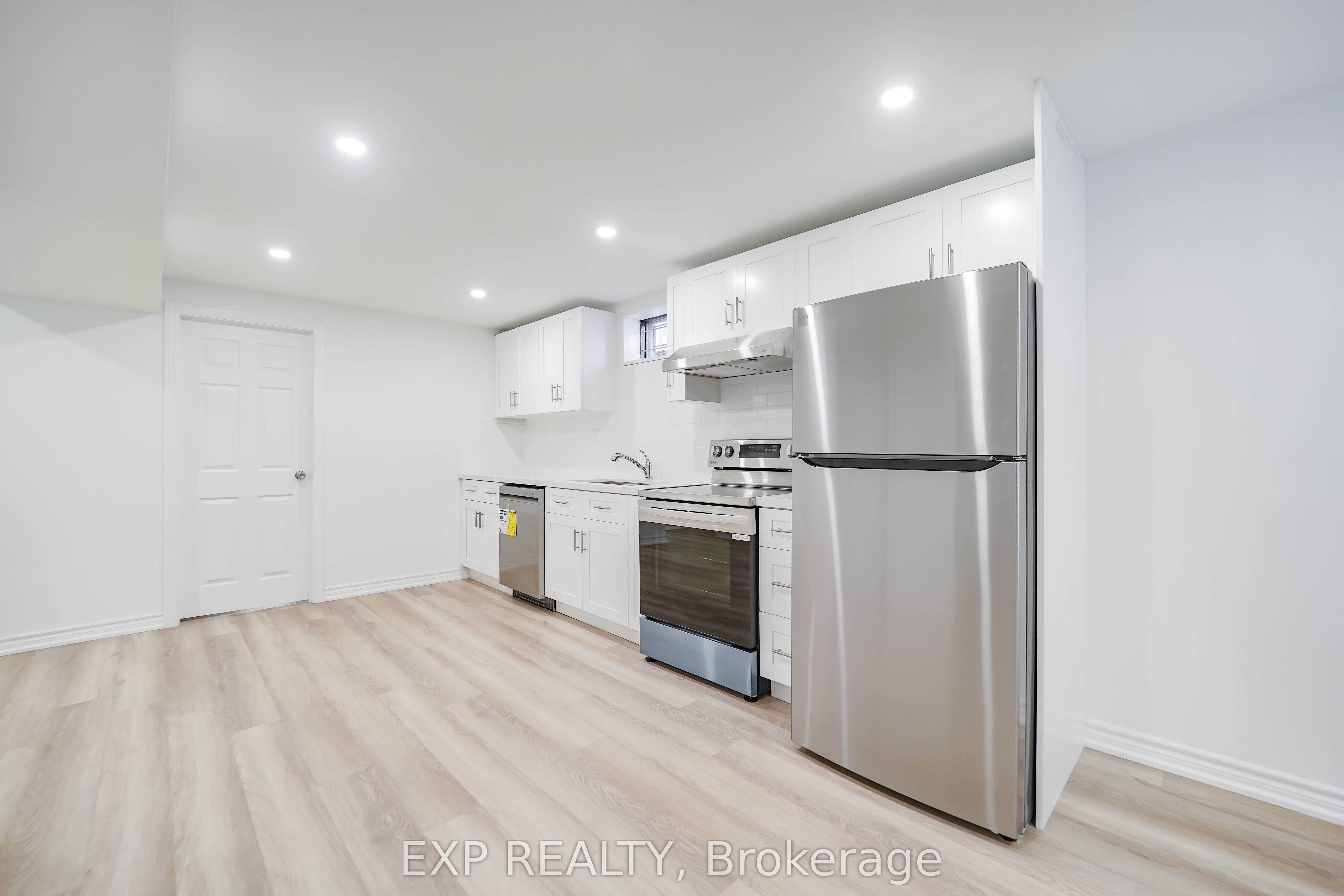 195 Savage Road Bsmt, Newmarket, ON L3X 1R6 photo 4