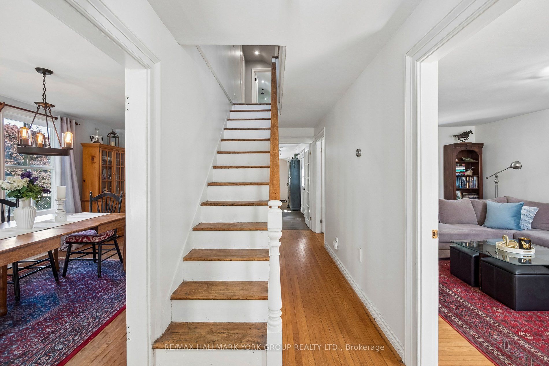 37 Arnold Crescent, Richmond Hill, ON L4C 3R6 photo 4