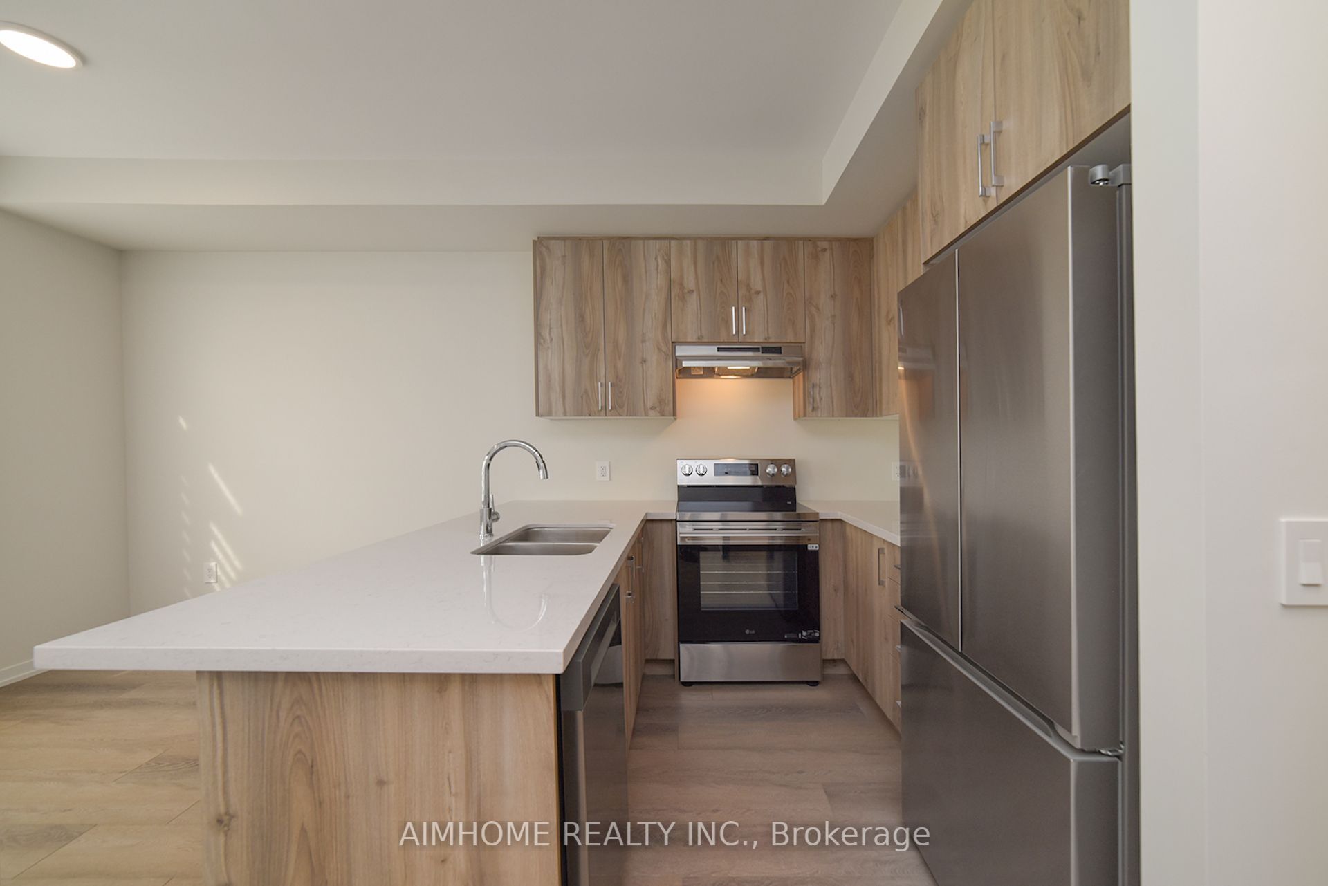 1480 19th Avenue E, Richmond Hill, ON L4E 1P5 photo 4