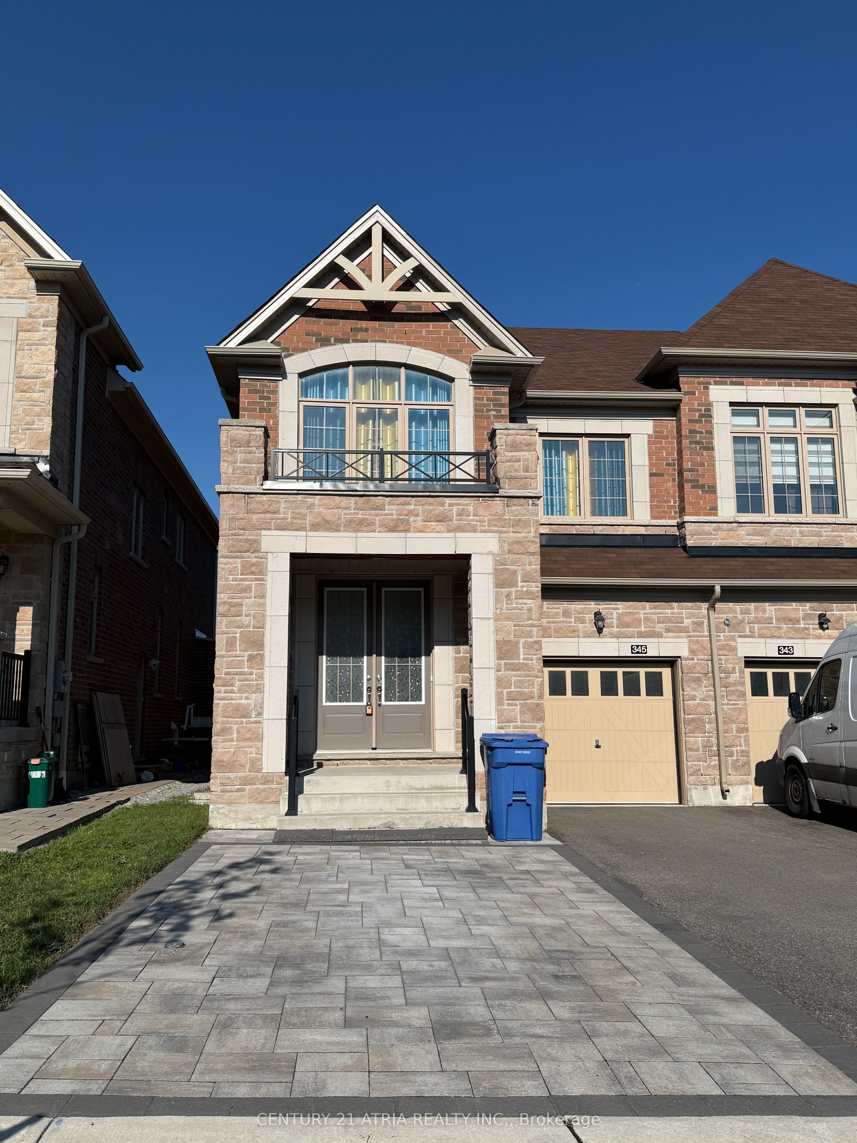 345 Silk Twist Drive, East Gwillimbury, ON L9N 1R8 photo 2