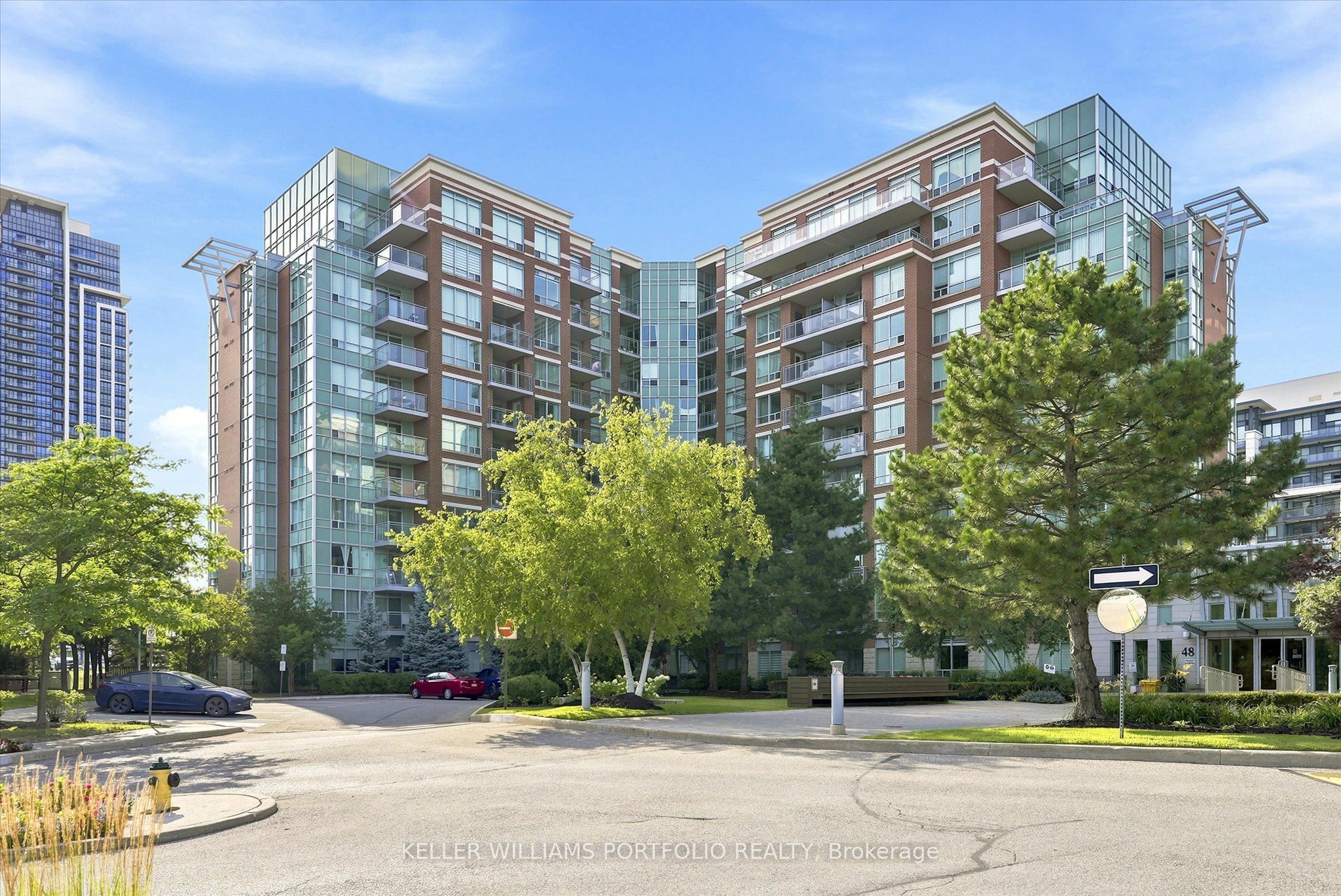 48 Suncrest Boulevard 607, Markham, ON L3T 7Y5