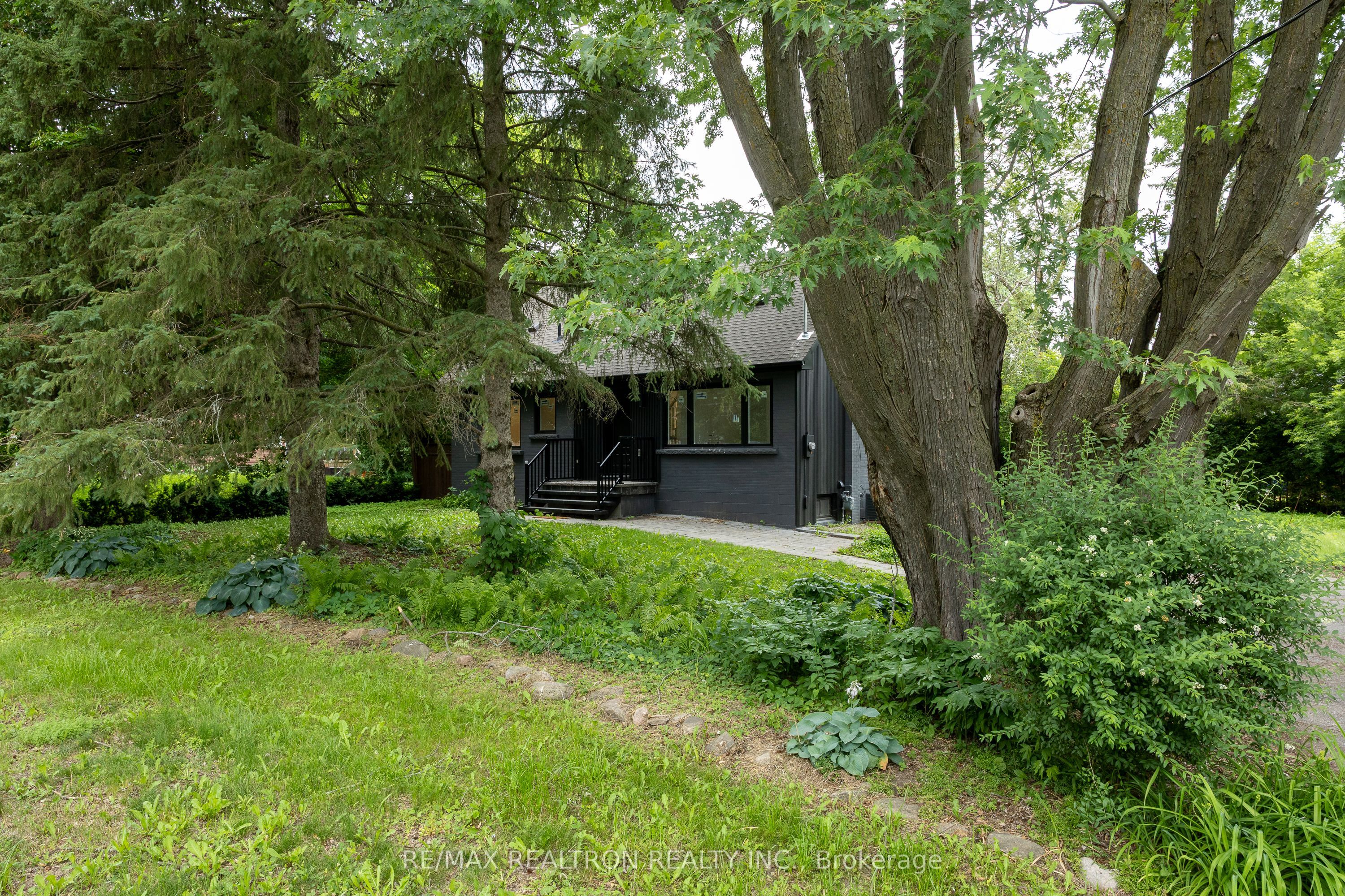 30 Morton Avenue, East Gwillimbury, ON L0G 1V0 photo 3