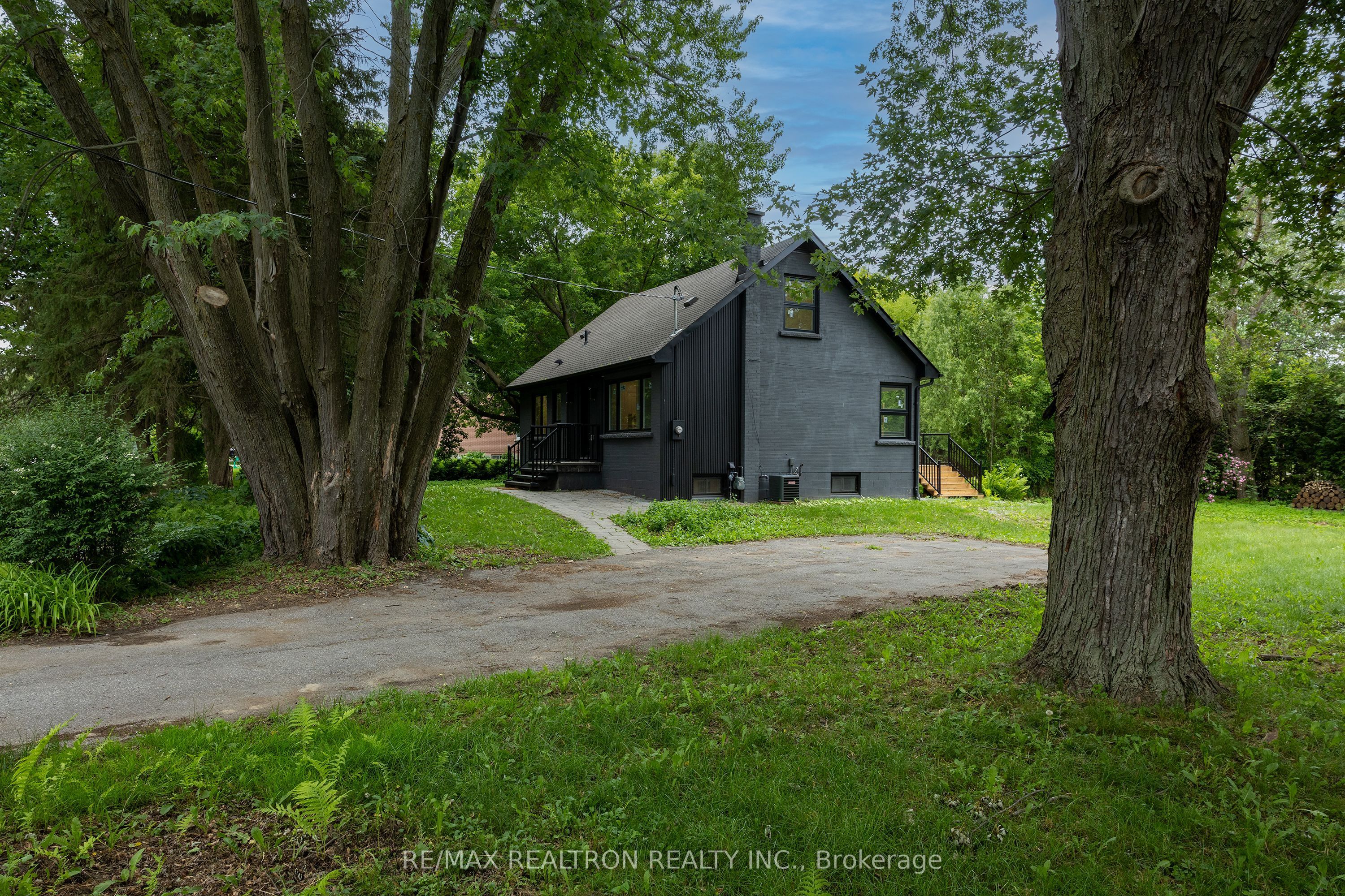 30 Morton Avenue, East Gwillimbury, ON L0G 1V0 photo 4