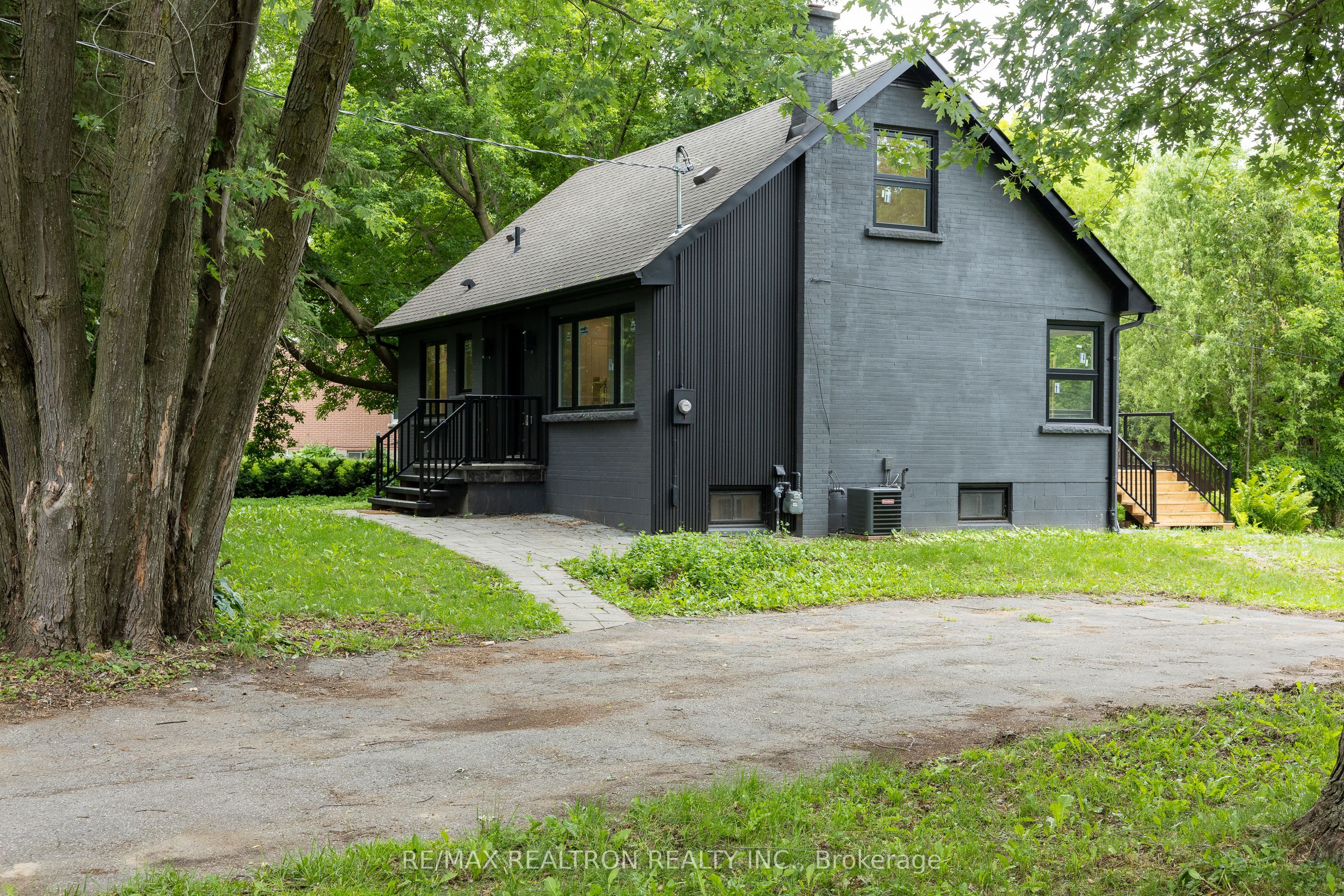 30 Morton Avenue, East Gwillimbury, ON L0G 1V0 photo 5
