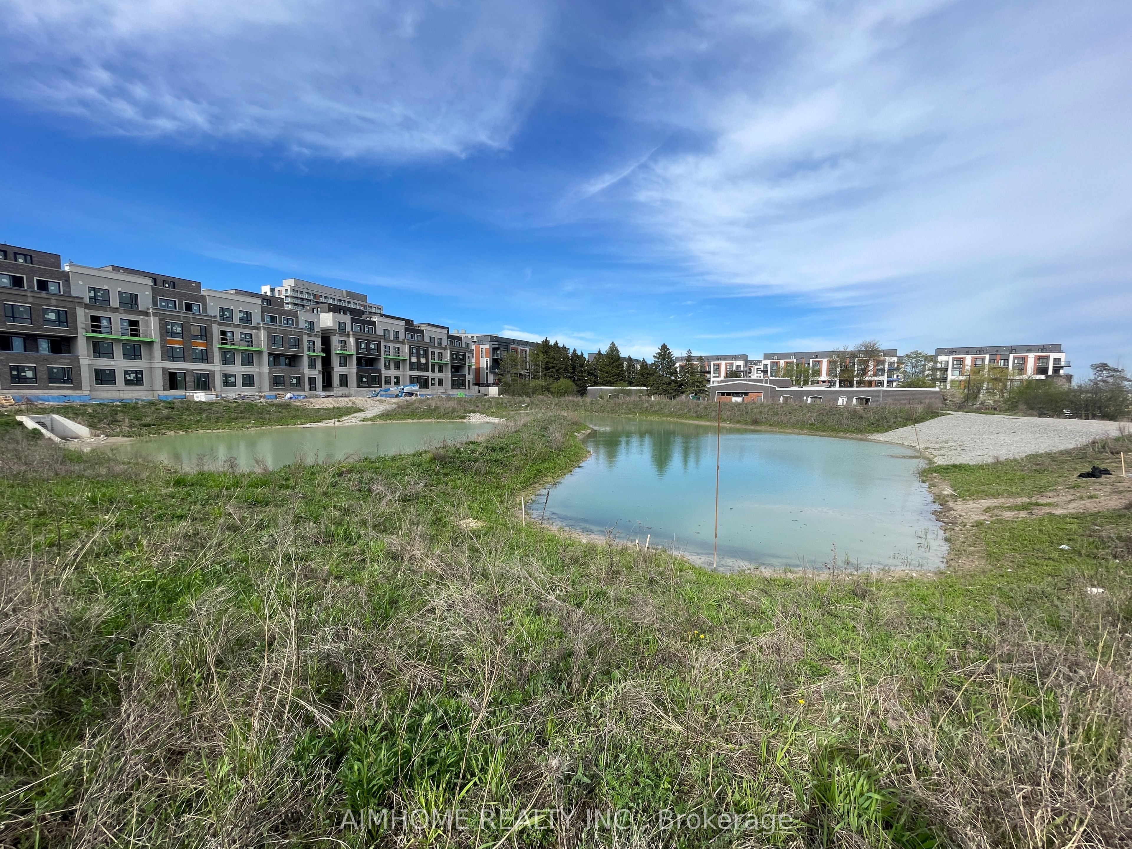 14 David Eyer Road 1031, Richmond Hill, ON L4S 0N4 photo 4