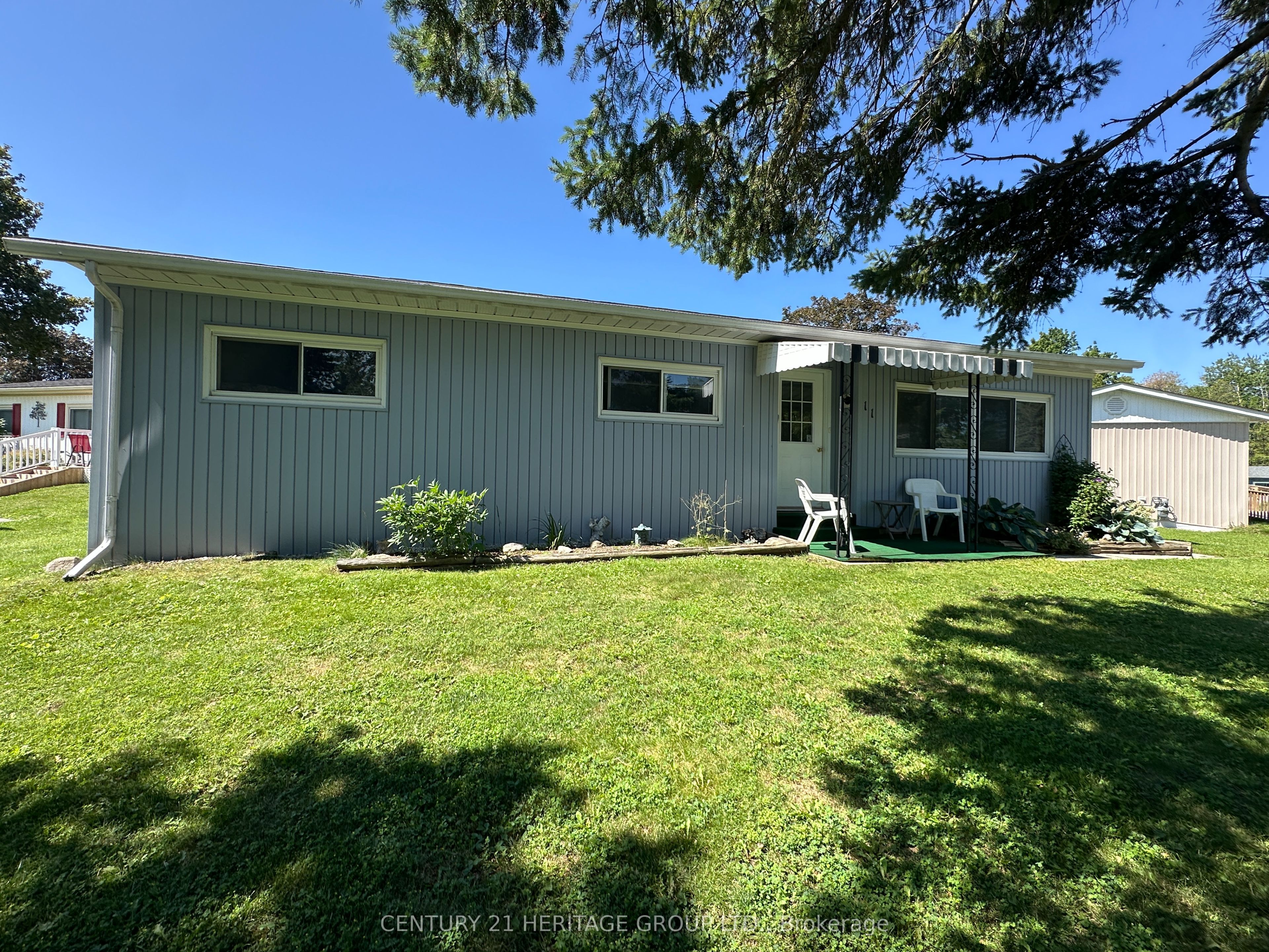 11 Maple Court, Innisfil, ON L9S 1N9 photo 2