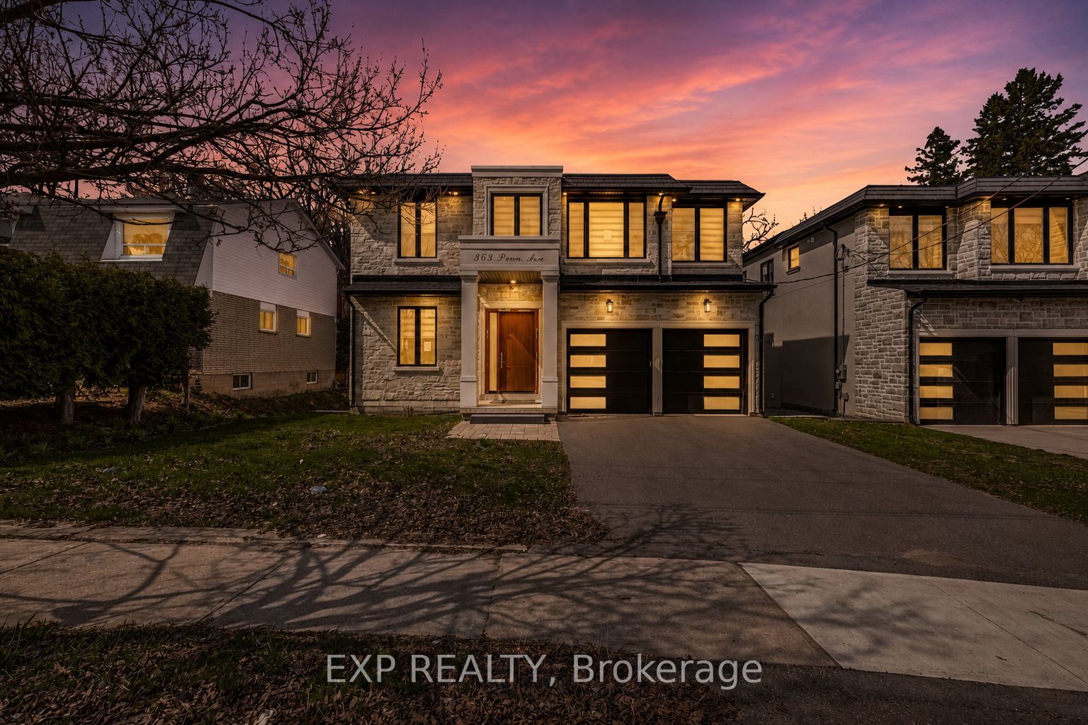 363 Penn Avenue, Newmarket, ON L3Y 2S7