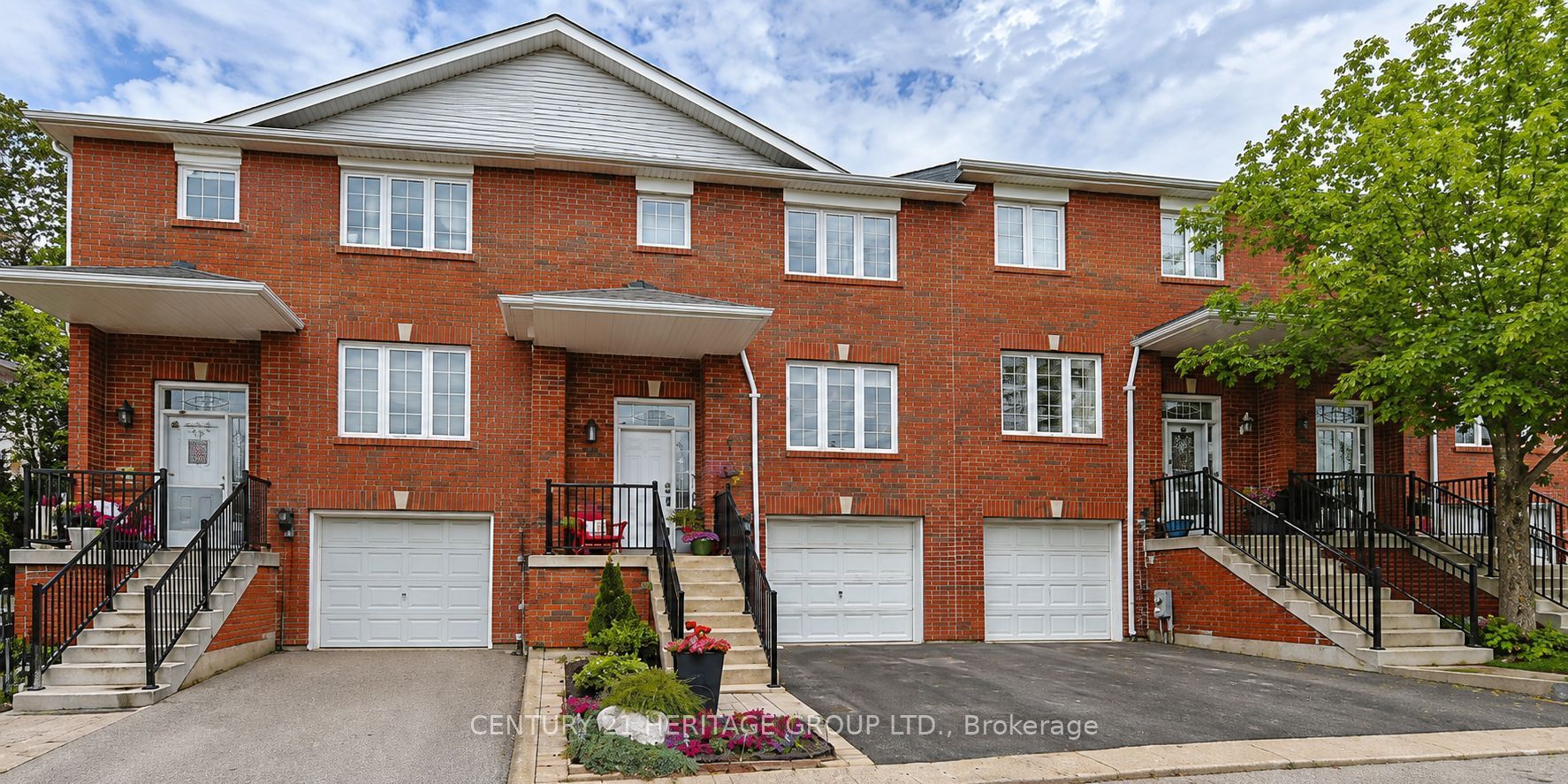 22 Village Green Lane, Bradford West Gwillimbury, ON L3Z 3E7