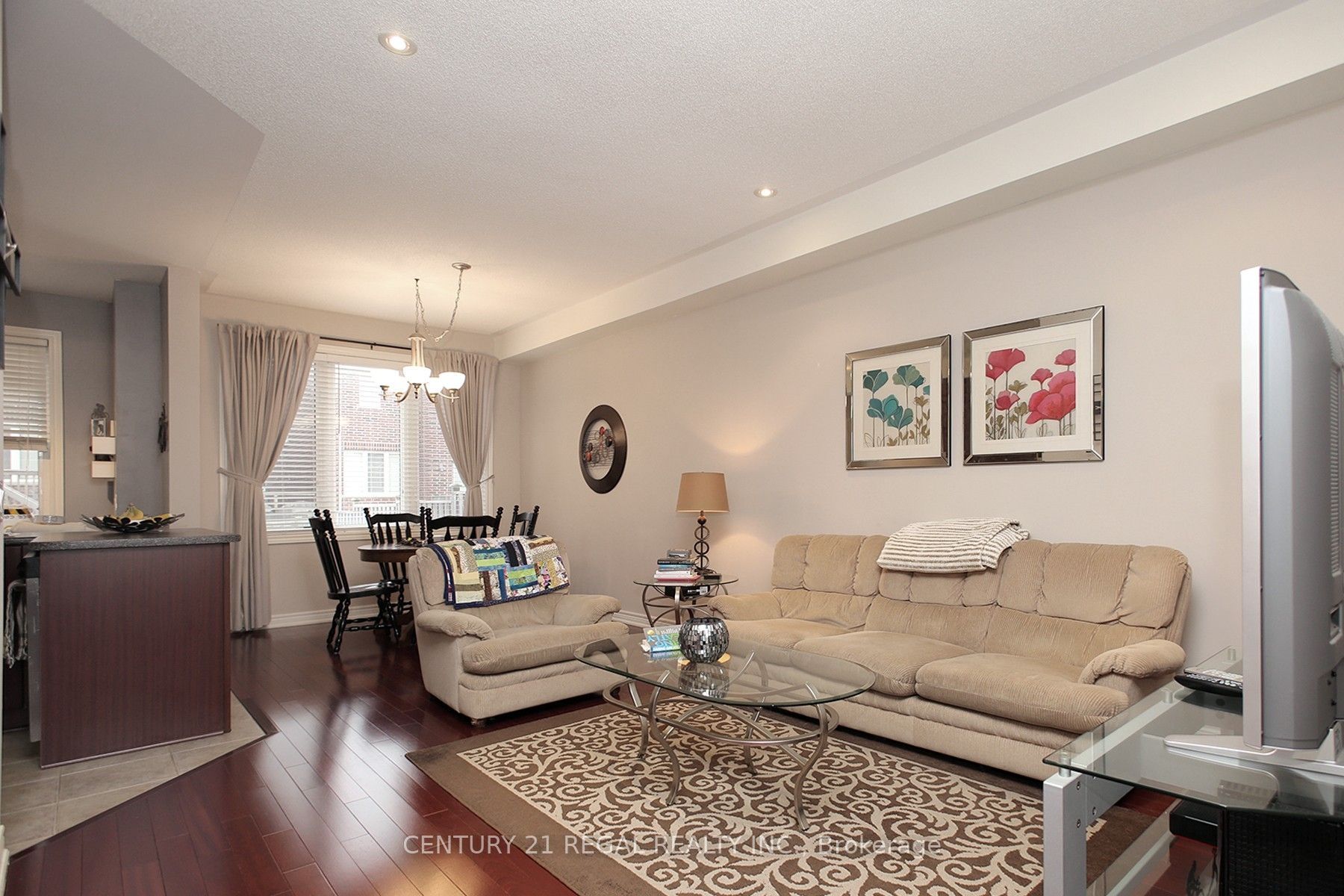 16 Thatcher Crescent, East Gwillimbury, ON L9N 0B8 photo 3