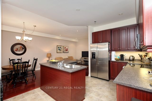 16 Thatcher Crescent, East Gwillimbury, ON L9N 0B8 photo 4