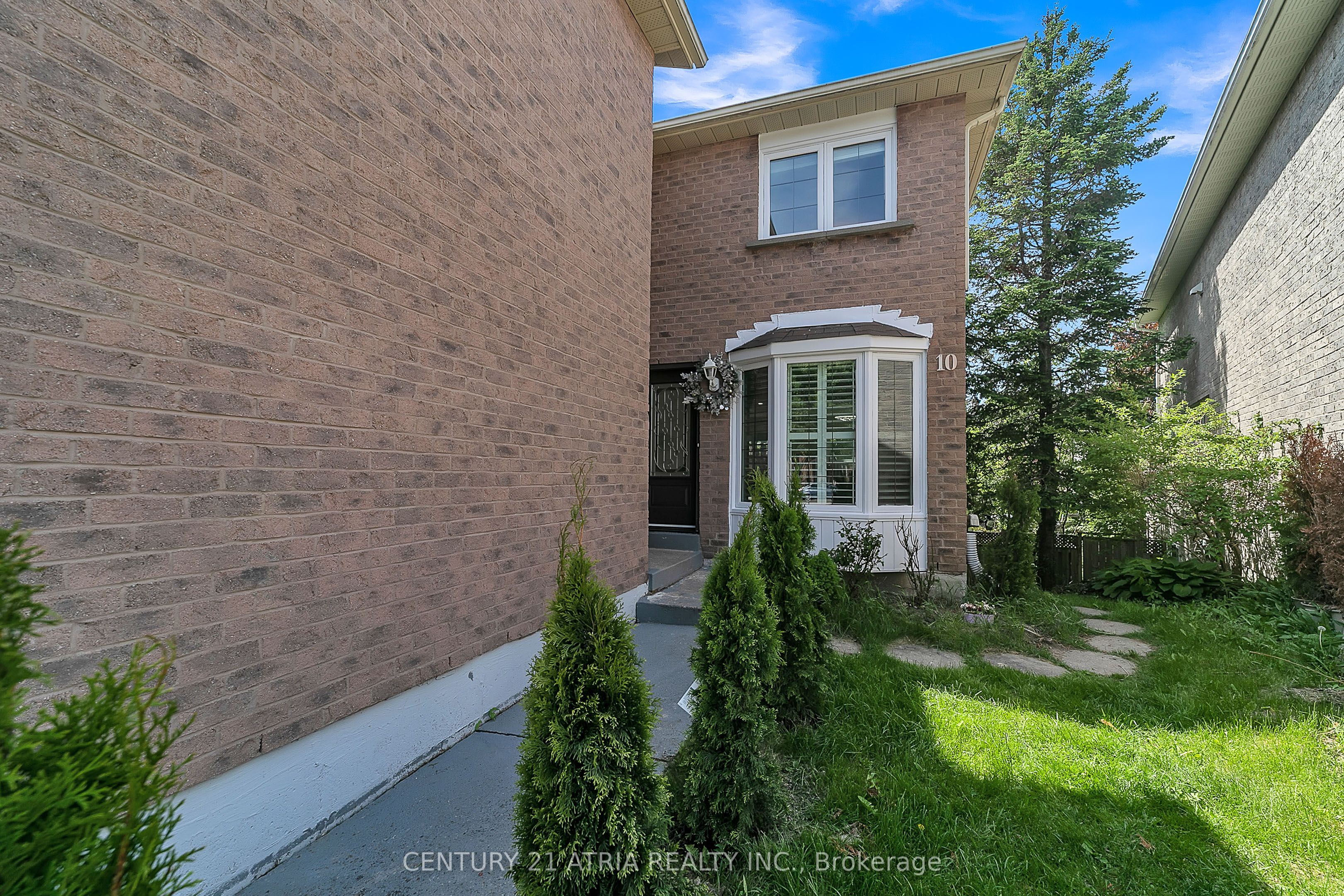 10 Park Ln Circle, Richmond Hill, ON L4C 6S8 photo 4