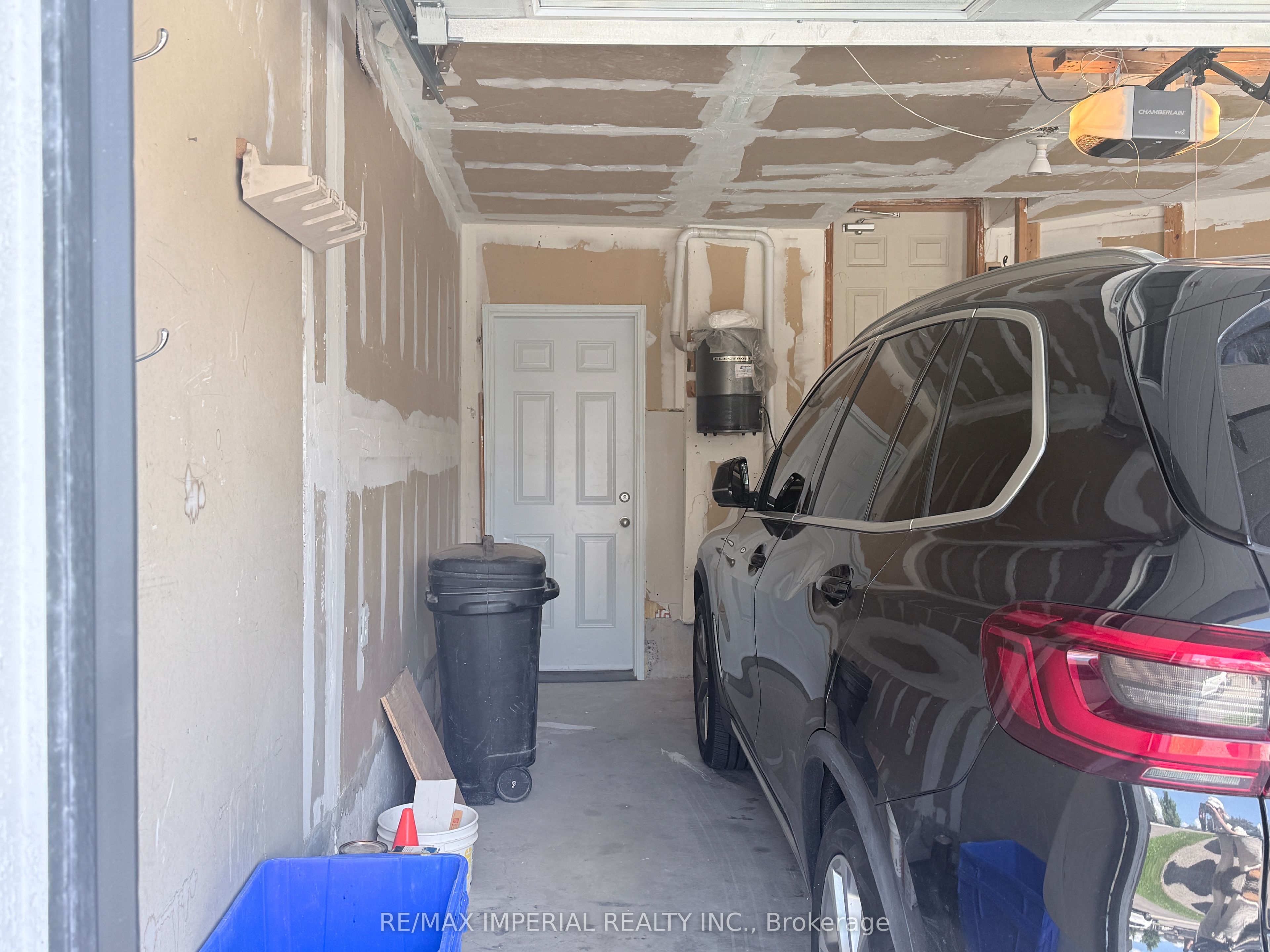 17 Deerwood Crescent, Richmond Hill, ON L4E 4B8 photo 4