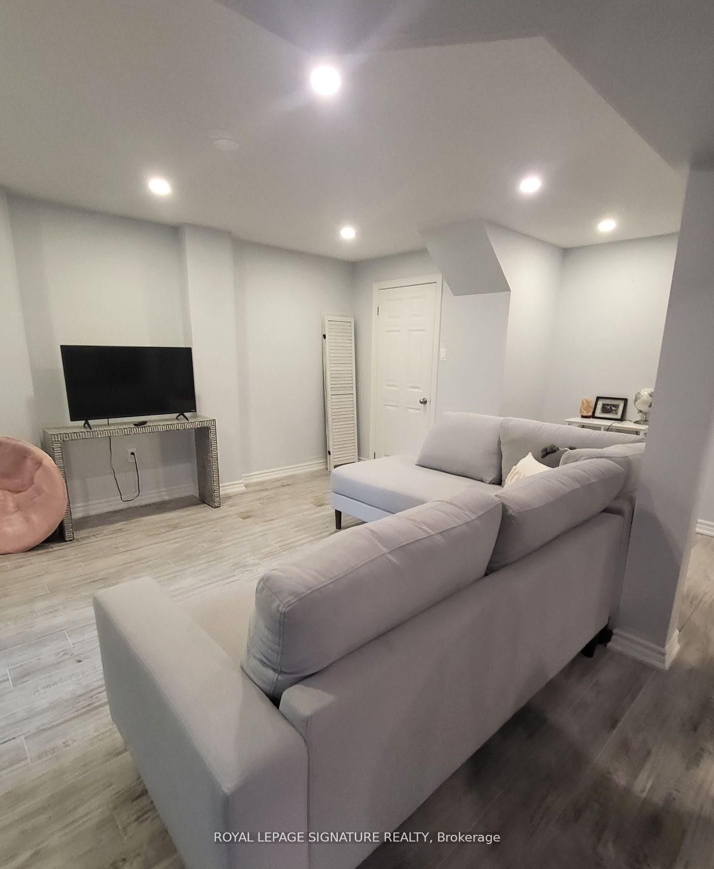 24 Homerton Avenue Basement Studio, Richmond Hill, ON L4E 3N2 photo 3
