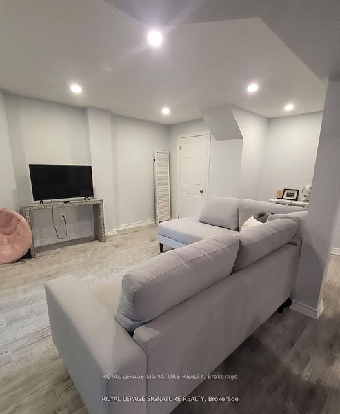 24 Homerton Avenue Basement Studio, Richmond Hill, ON L4E 3N2 photo 4