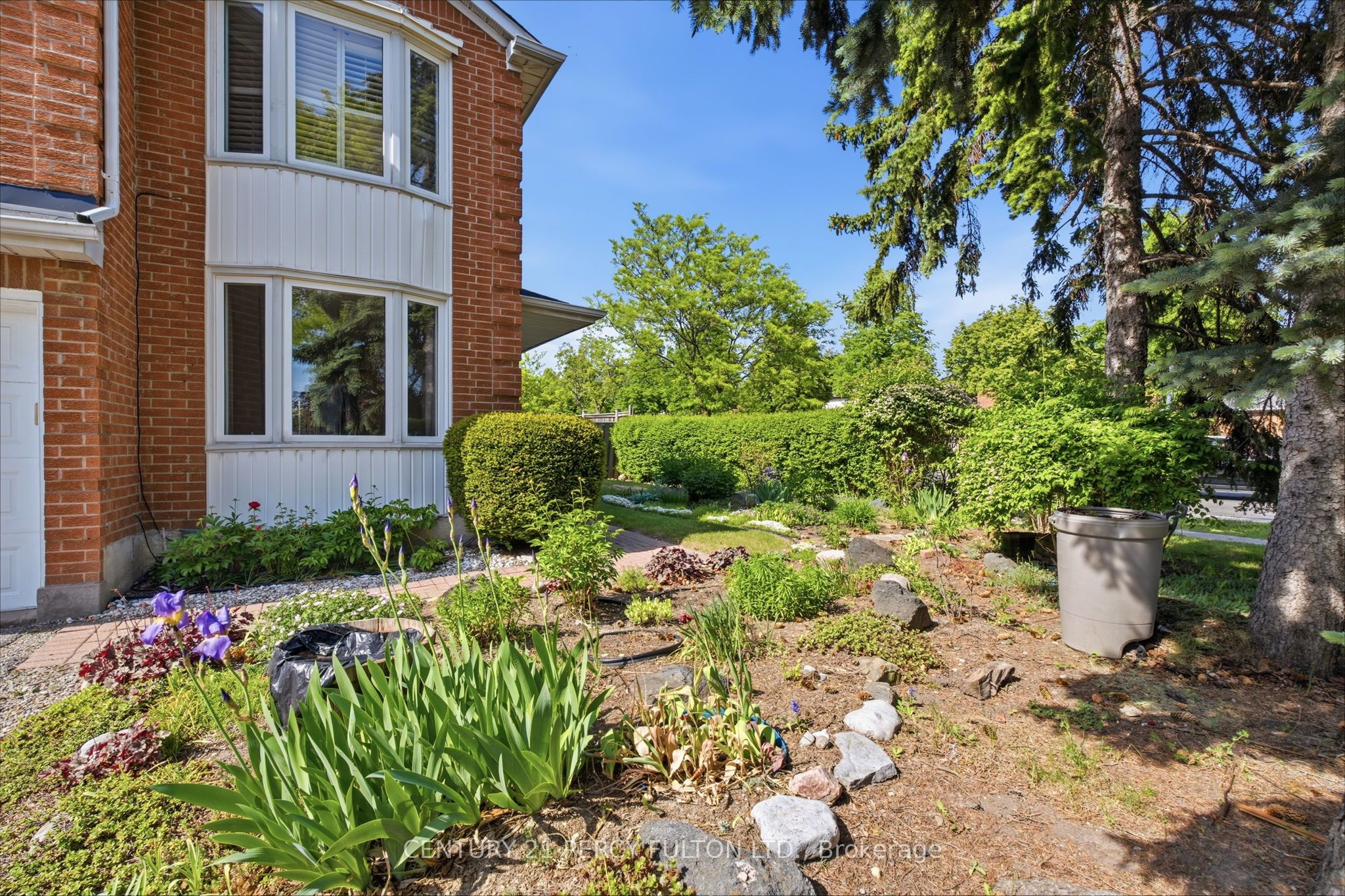 208 Conley Street, Vaughan, ON L4J 2X8 photo 2