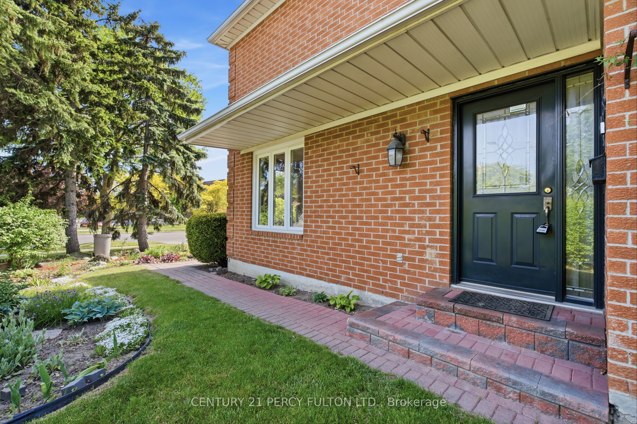 208 Conley Street, Vaughan, ON L4J 2X8 photo 4