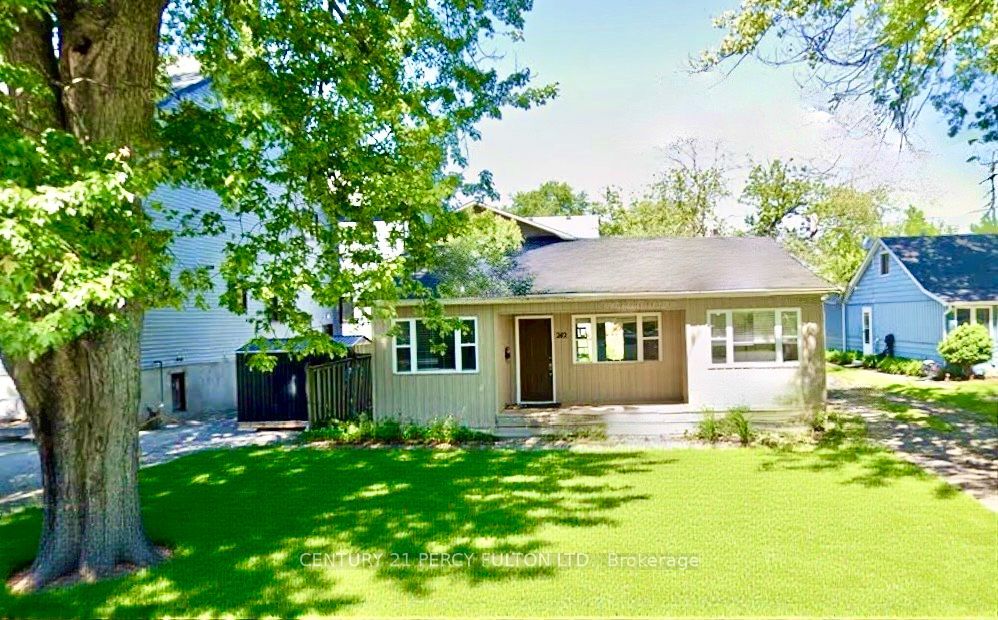 242 Simcoe Avenue, Georgina, ON L4P 2H8 photo 2