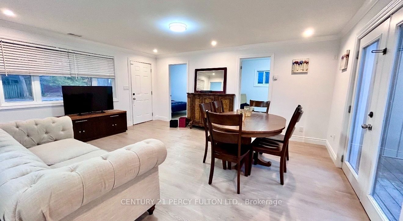 242 Simcoe Avenue, Georgina, ON L4P 2H8 photo 4