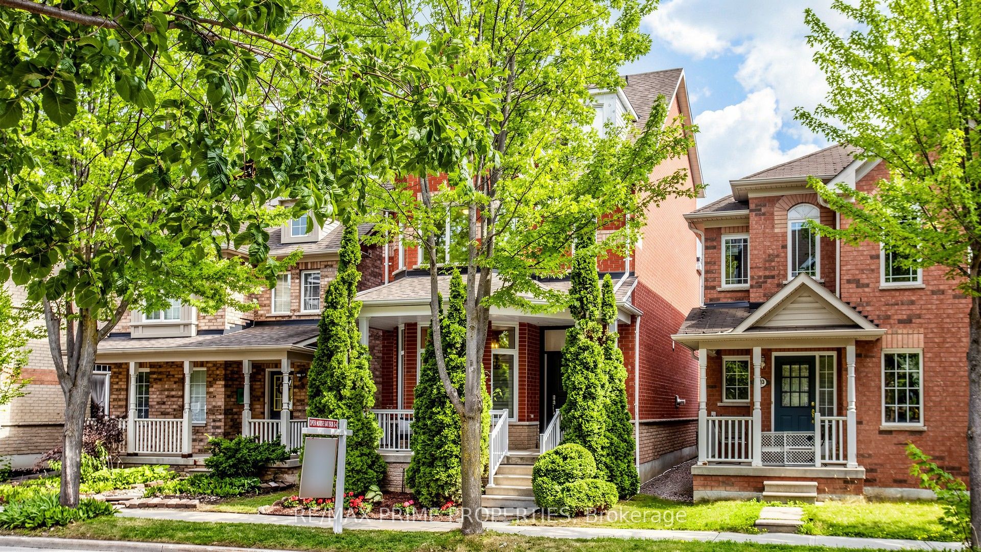 105 Settlement Park Avenue, Markham, ON L6B 1B6 photo 2