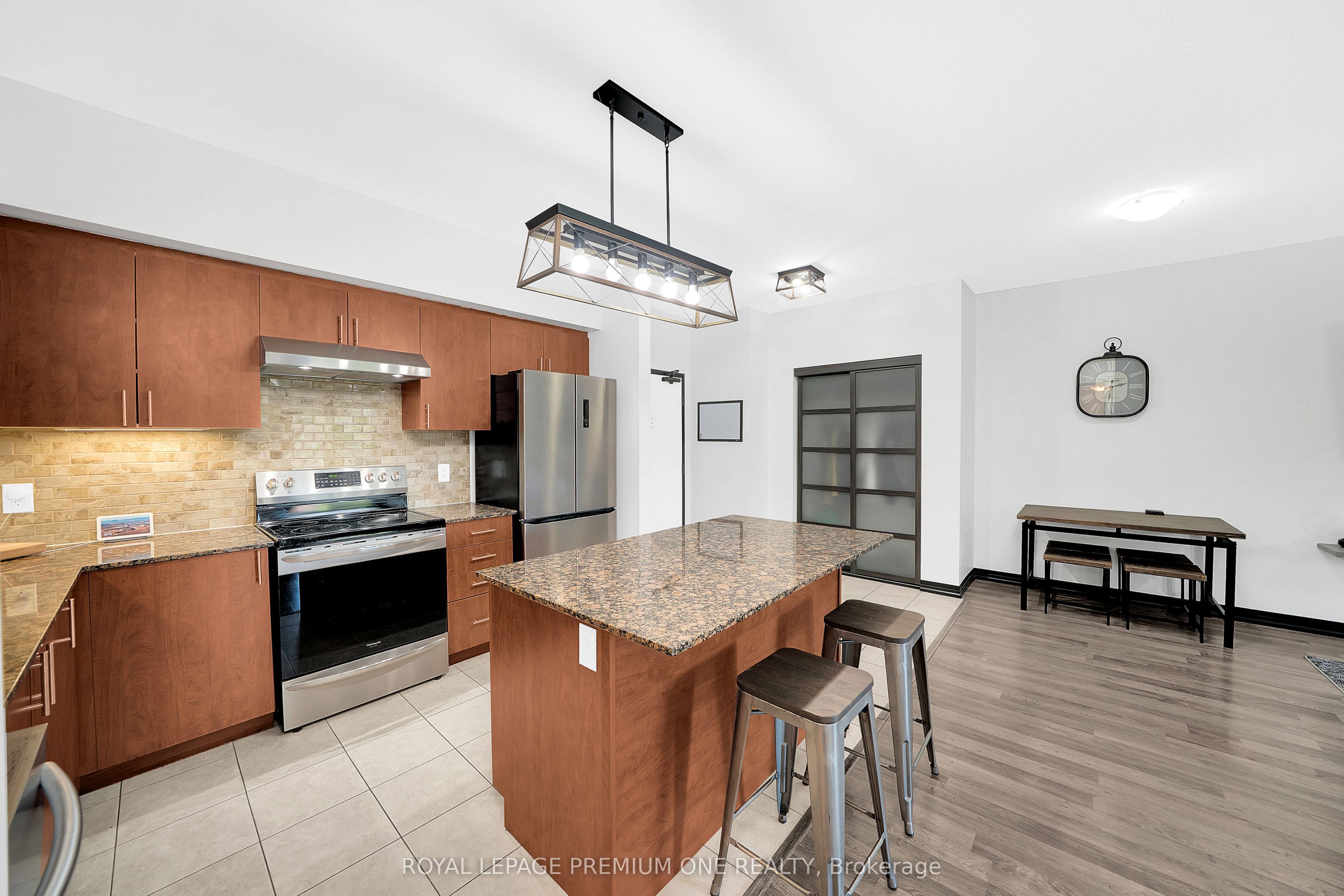 161 Wellington Street E 204, New Tecumseth, ON L9R 0R8 photo 4