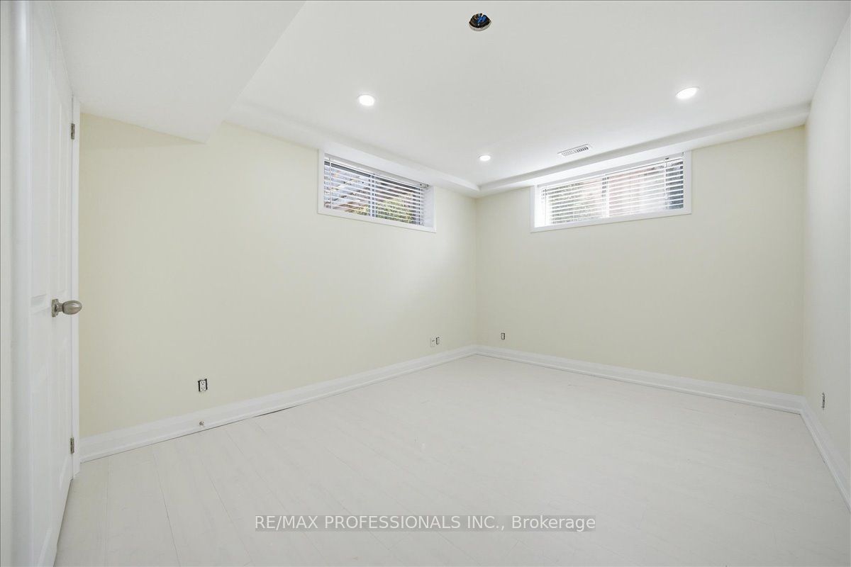 9611 Keele Street D, Vaughan, ON L6A 1M1