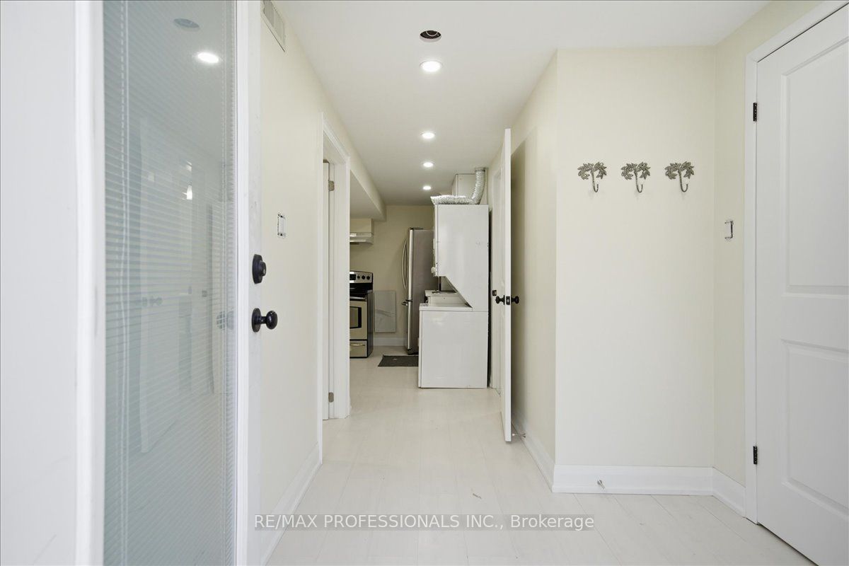 9611 Keele Street D, Vaughan, ON L6A 1M1 photo 2
