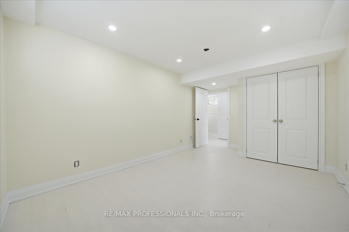 9611 Keele Street D, Vaughan, ON L6A 1M1 photo 3