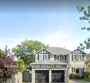 6 Lilley Court 1, Richmond Hill, ON L4C 8X4