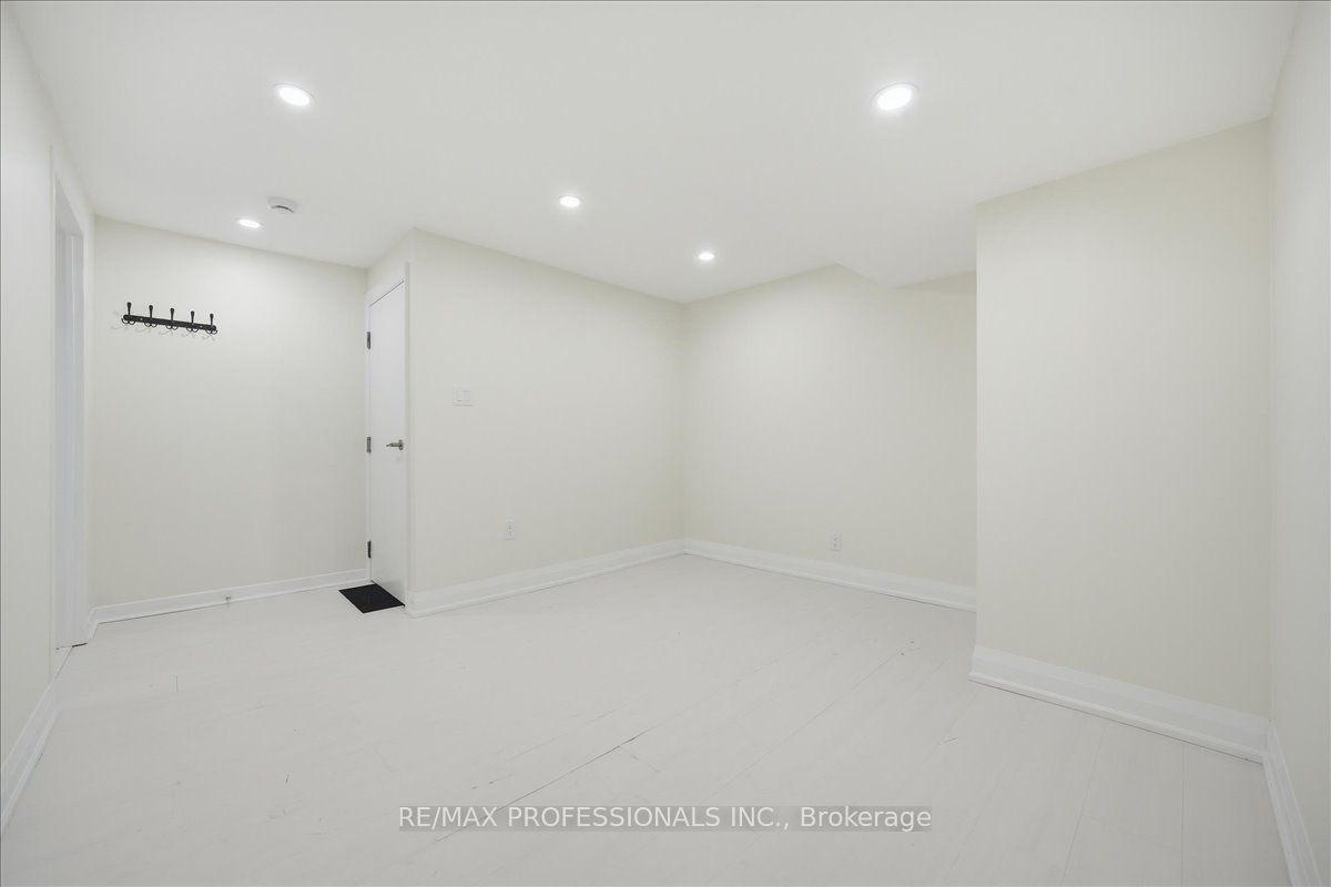 9611 Keele Street C, Vaughan, ON L6A 1M1 photo 5