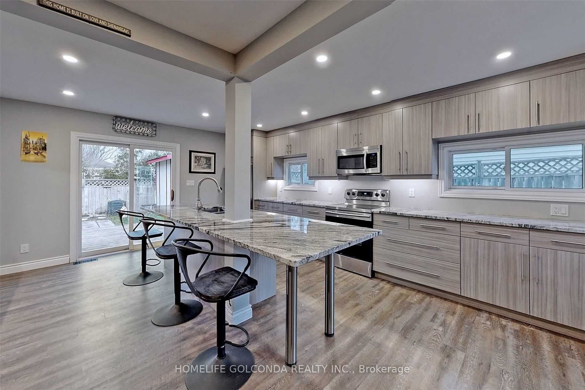 240 Pine Beach Drive, Georgina, ON L4P 2B5 photo 2