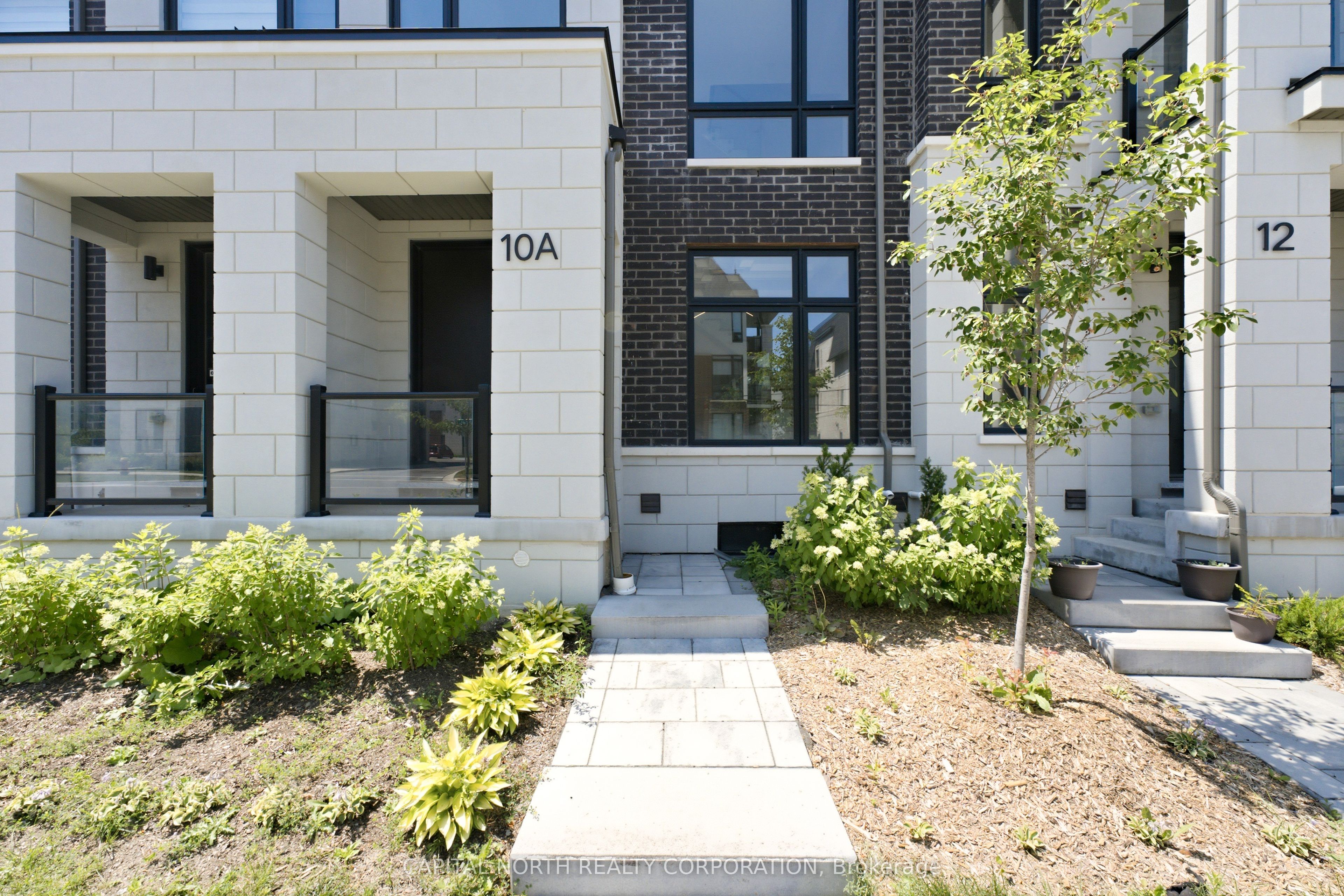 10A McCachen Street, Richmond Hill, ON L4E 1L4 photo 3